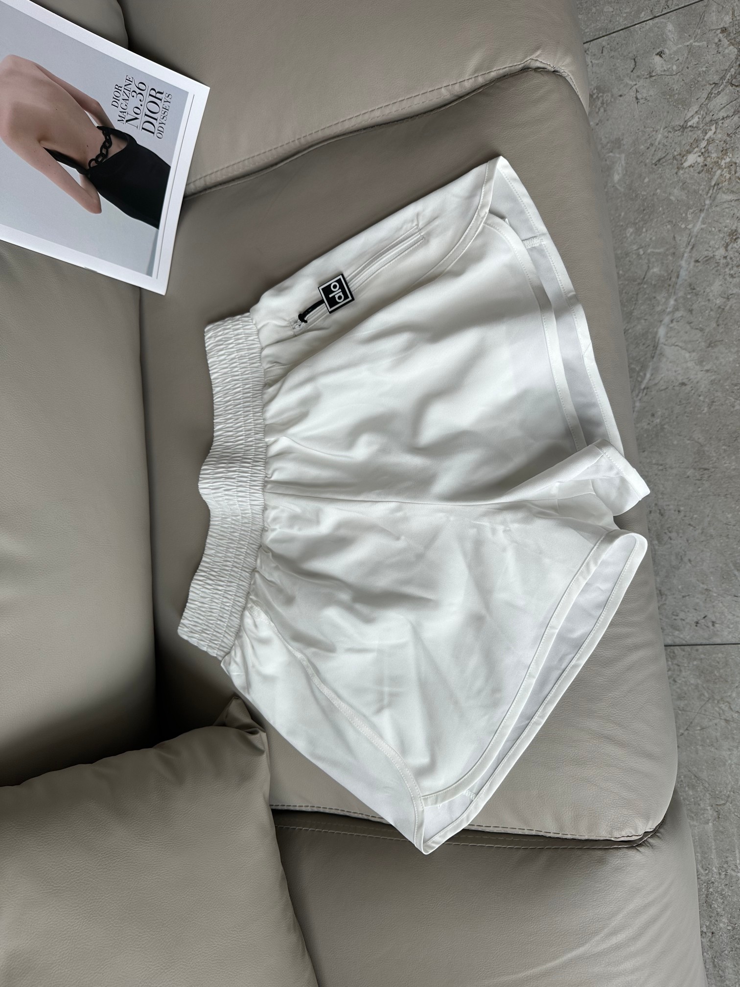 Alo shorts training black