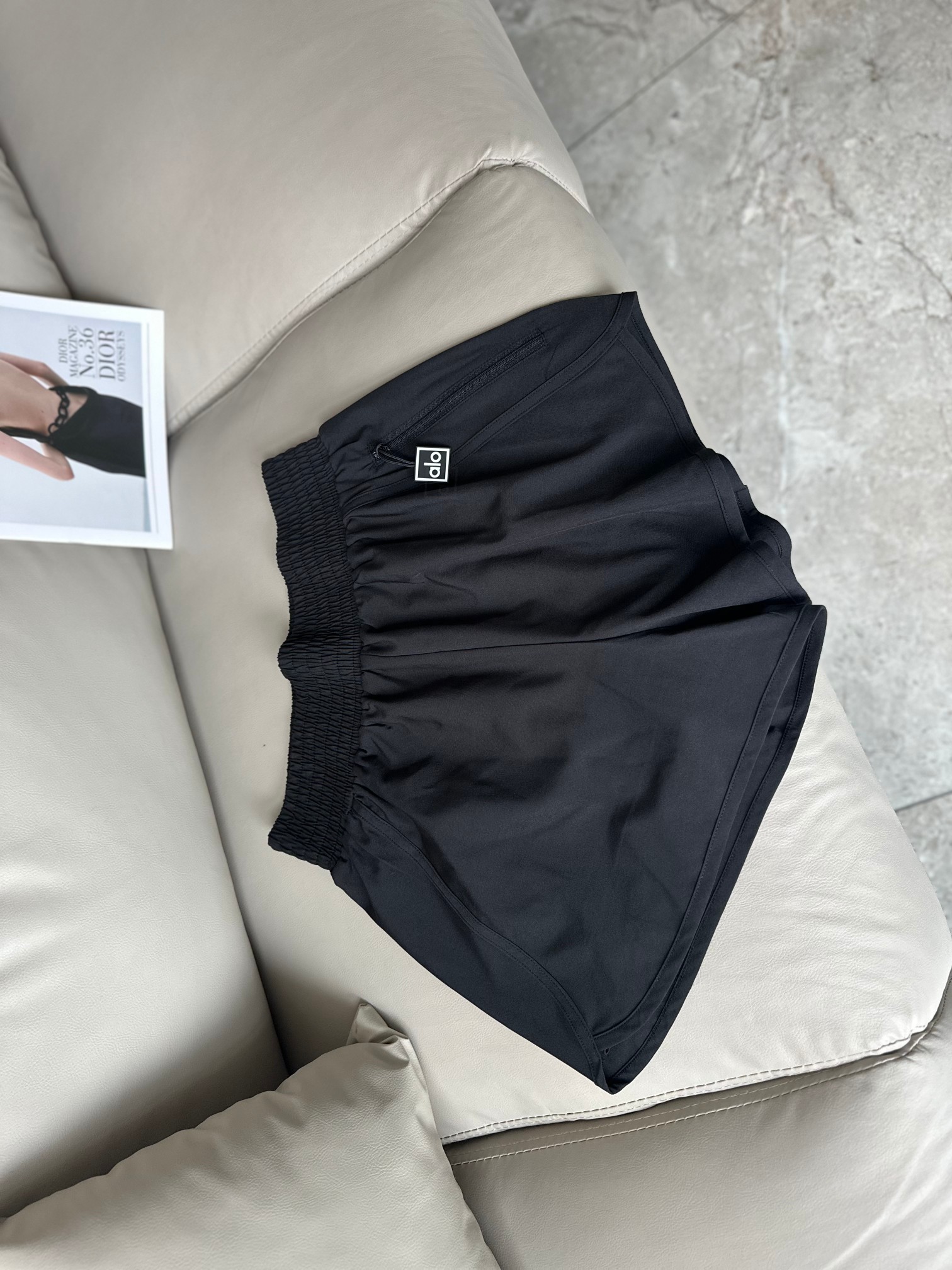 Alo shorts training black