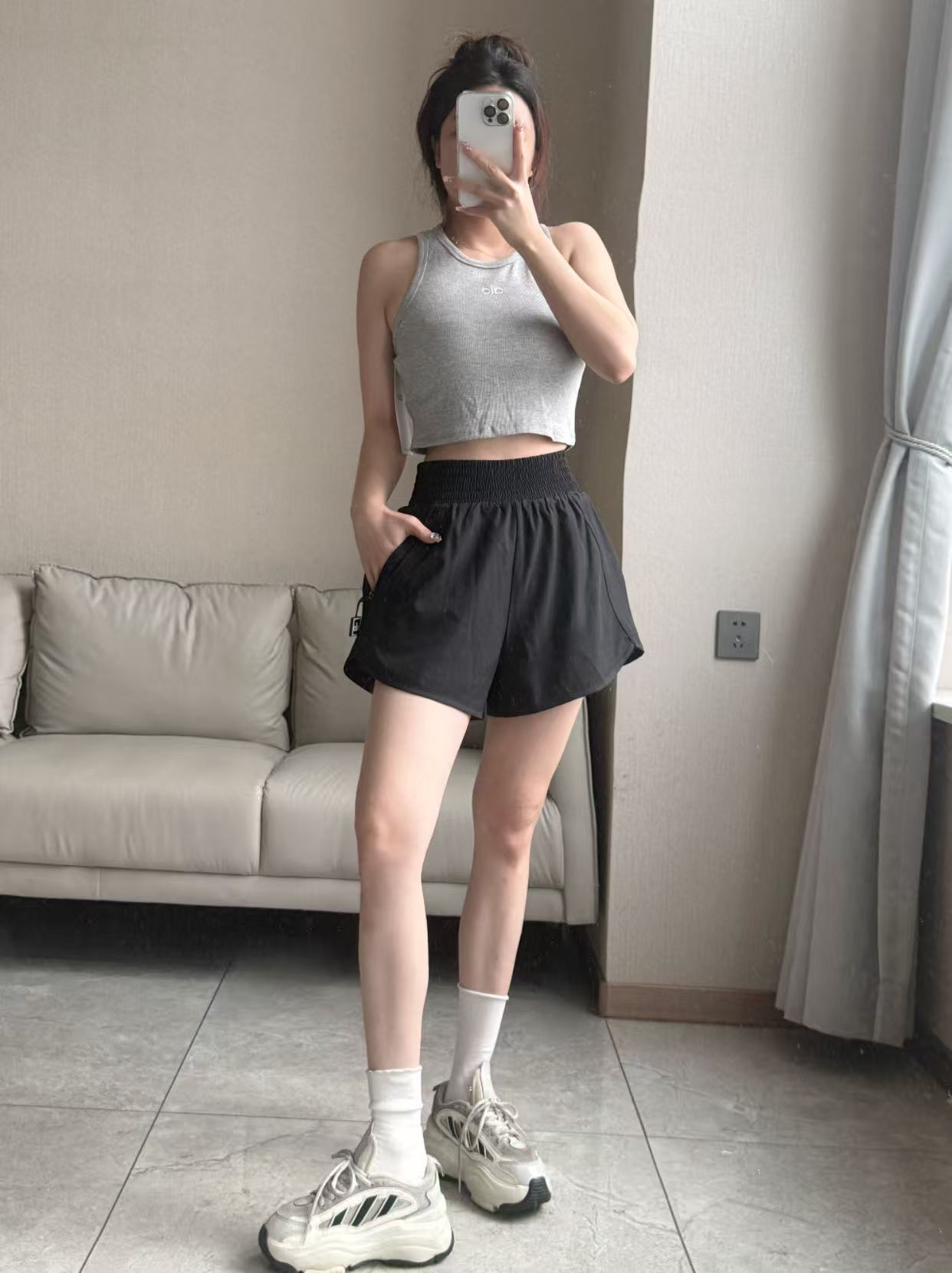 Alo shorts run black