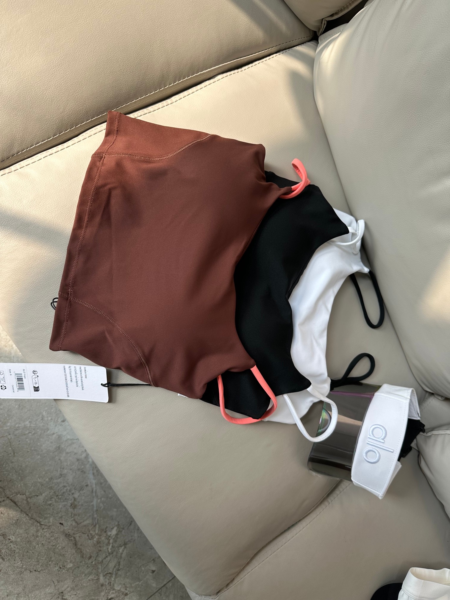 Alo sports bra yoga white
