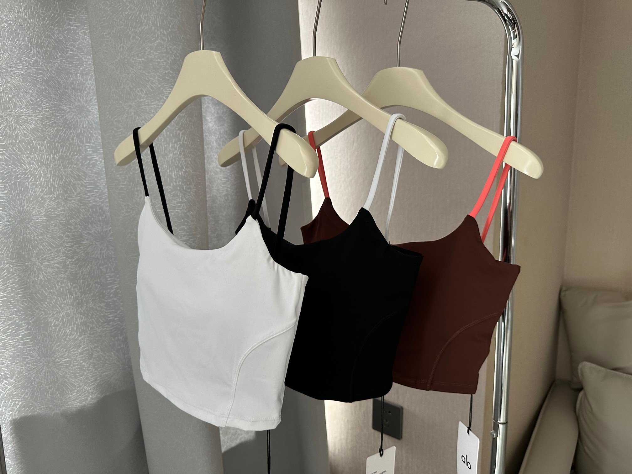Alo sports bra yoga white