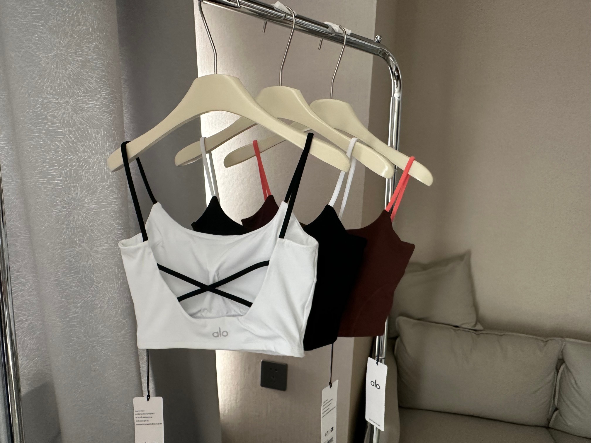Alo sports bra yoga white