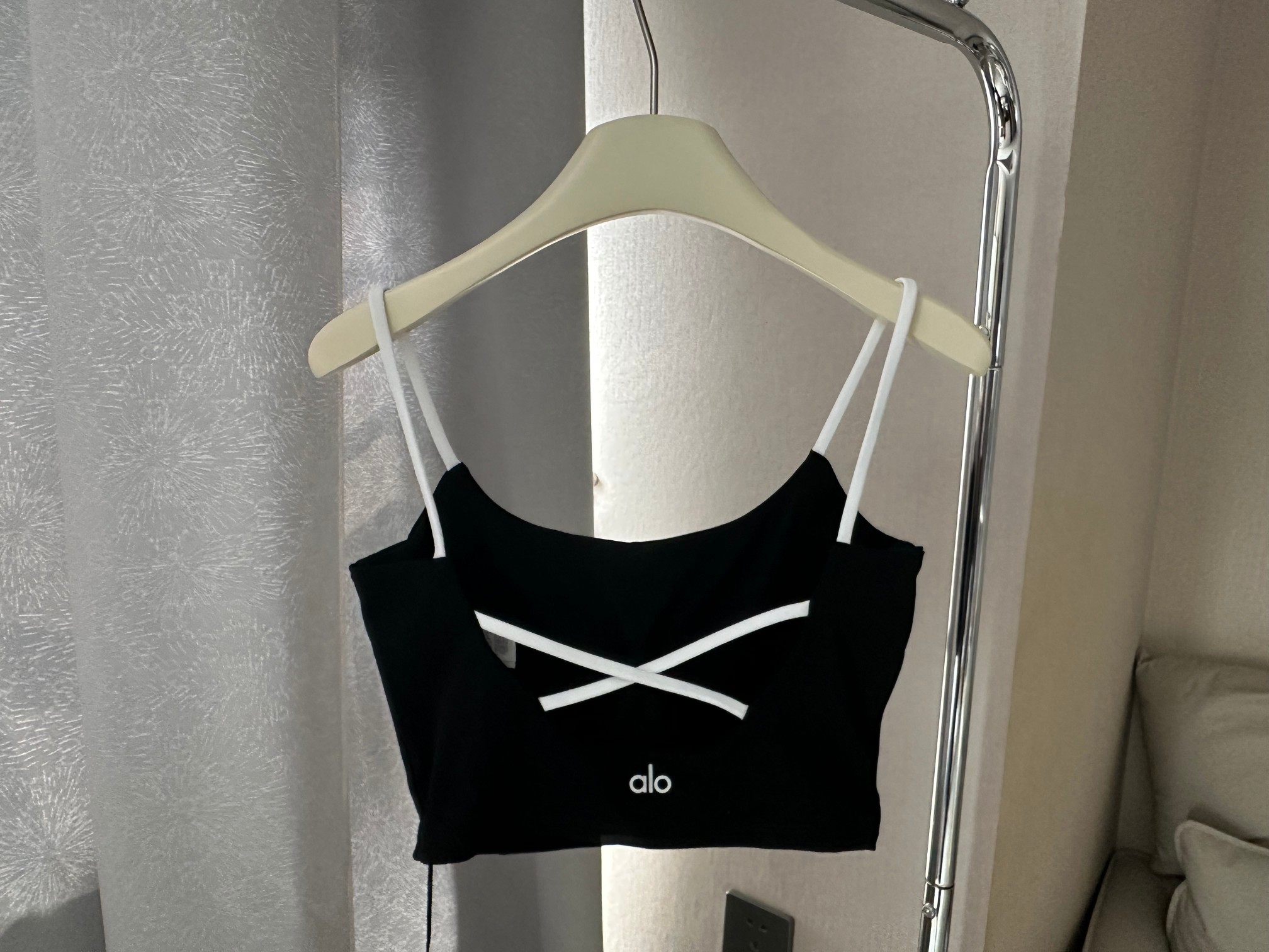 Alo sports bra studio white yoga