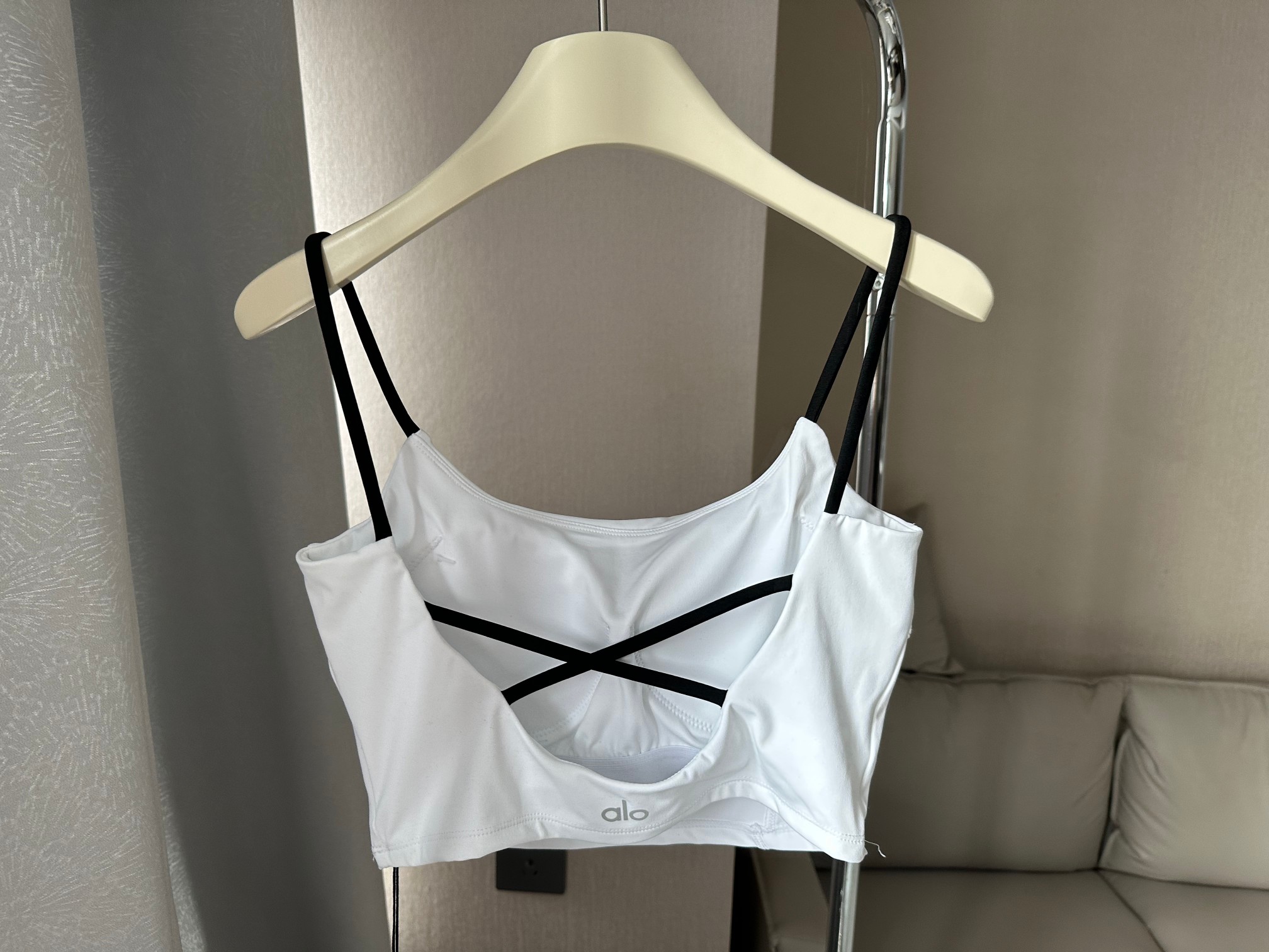 Alo sports bra studio white yoga