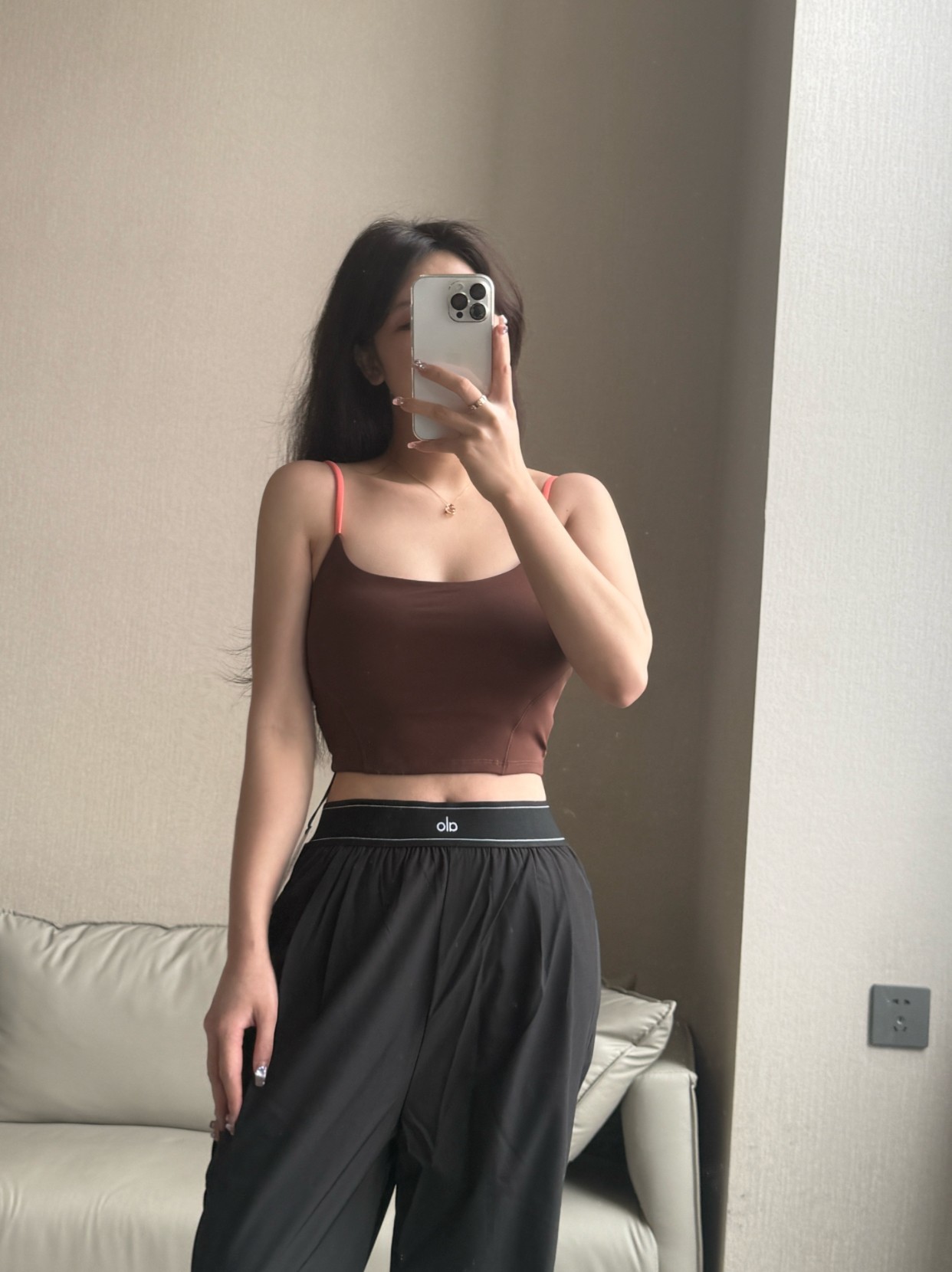 Alo tank studio brown yoga