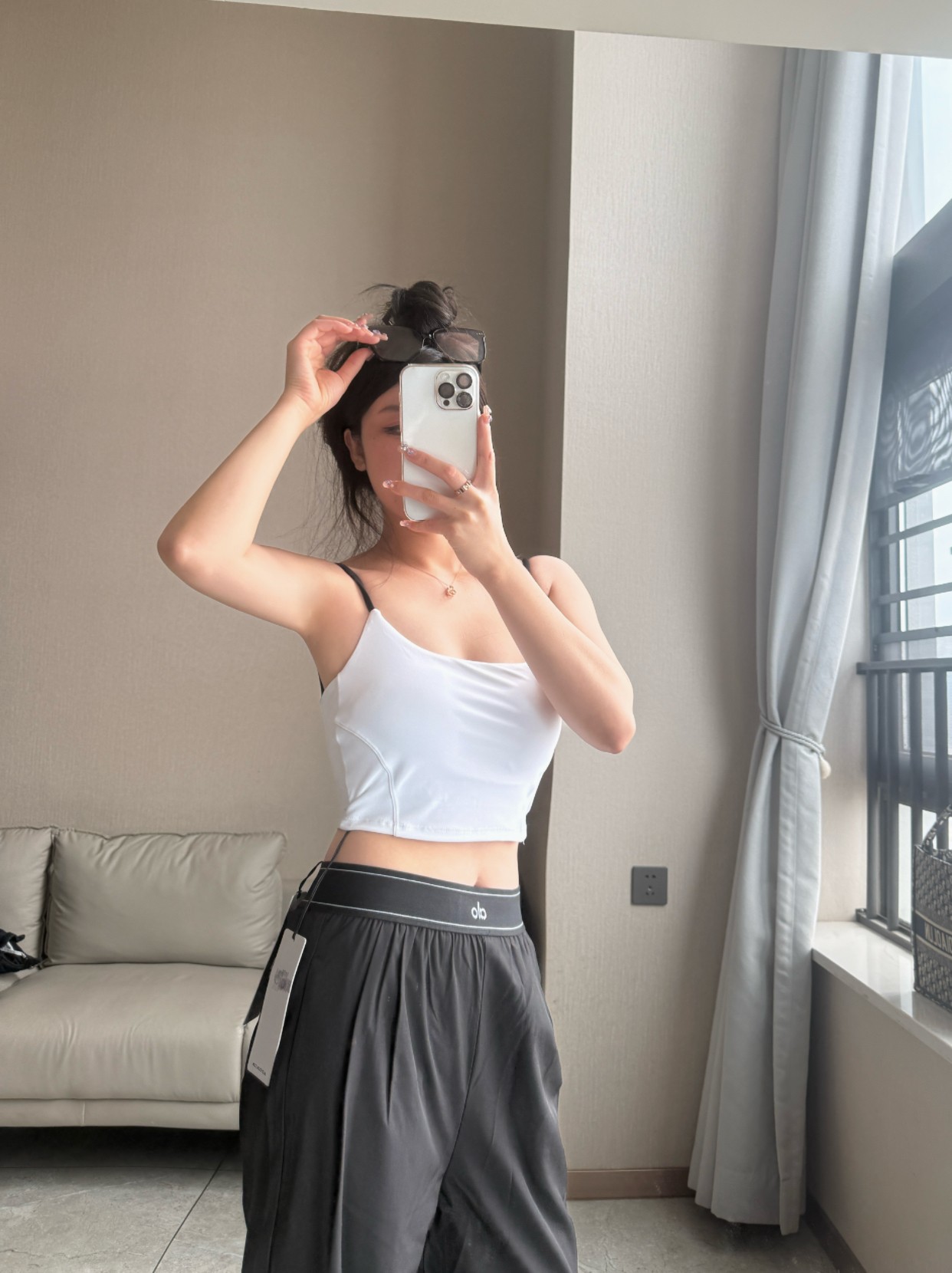 Alo tank studio white yoga