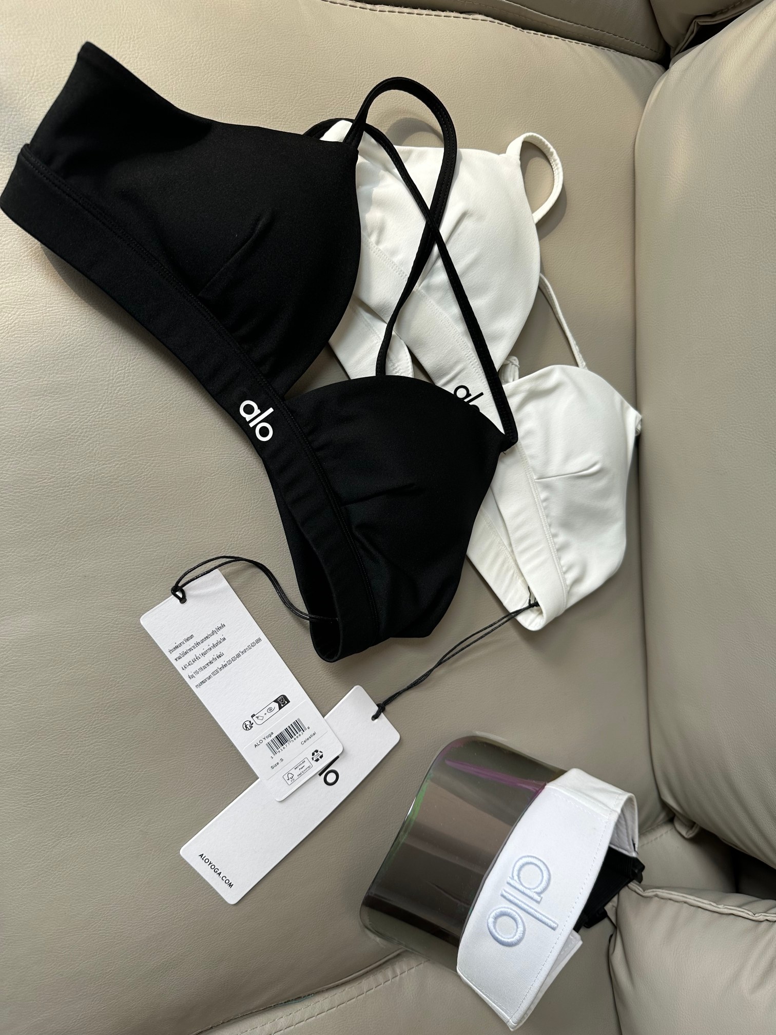 Alo sports bra studio white yoga