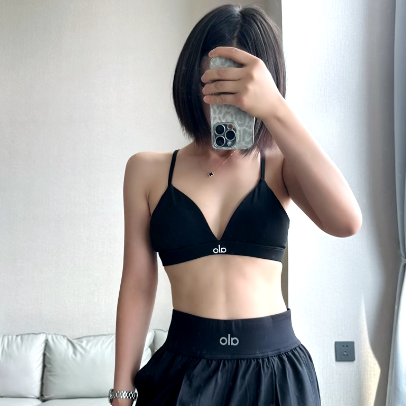 Alo sports bra yoga black