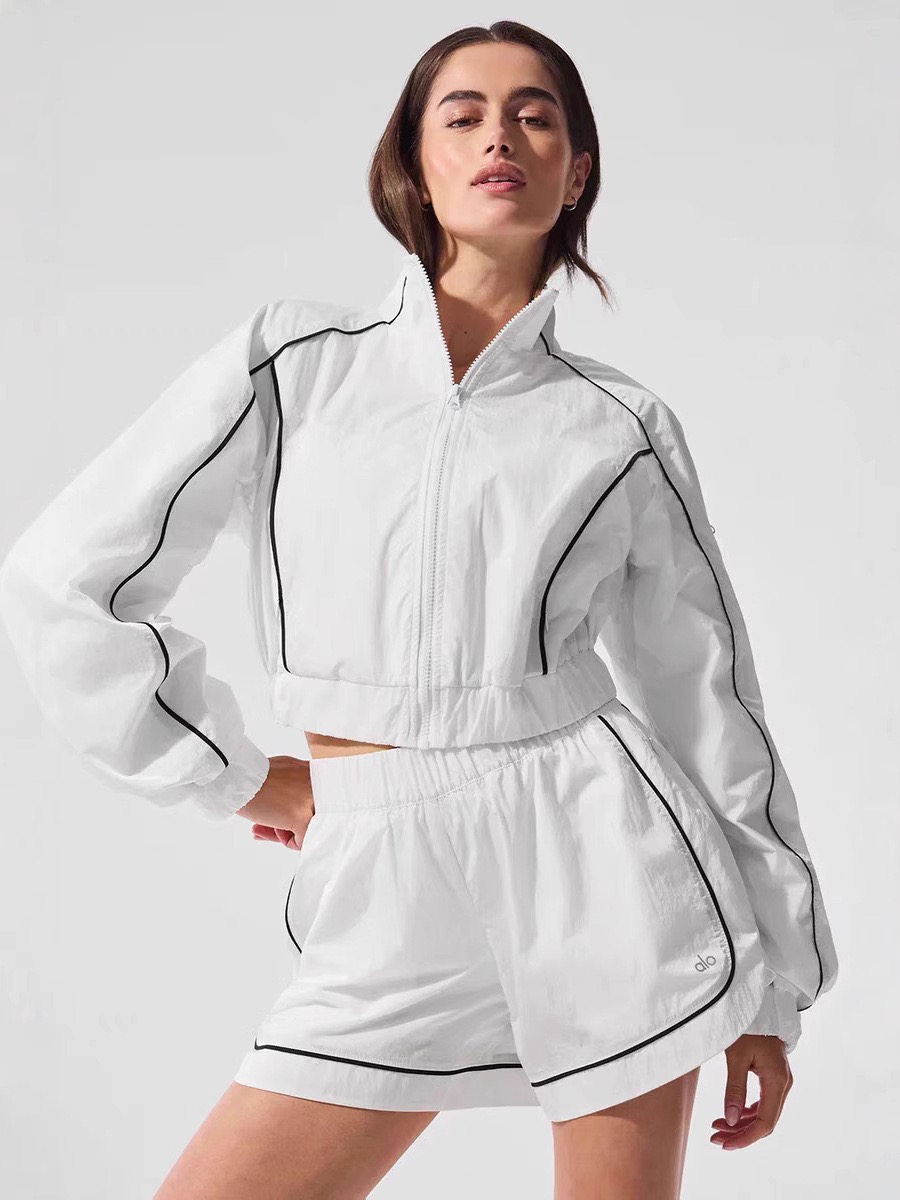 Alo set everyday white and black yoga