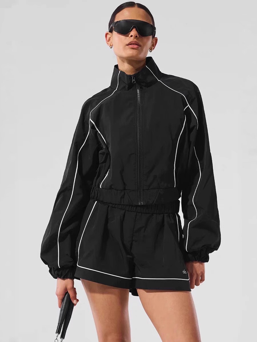 Alo set everyday white and black yoga