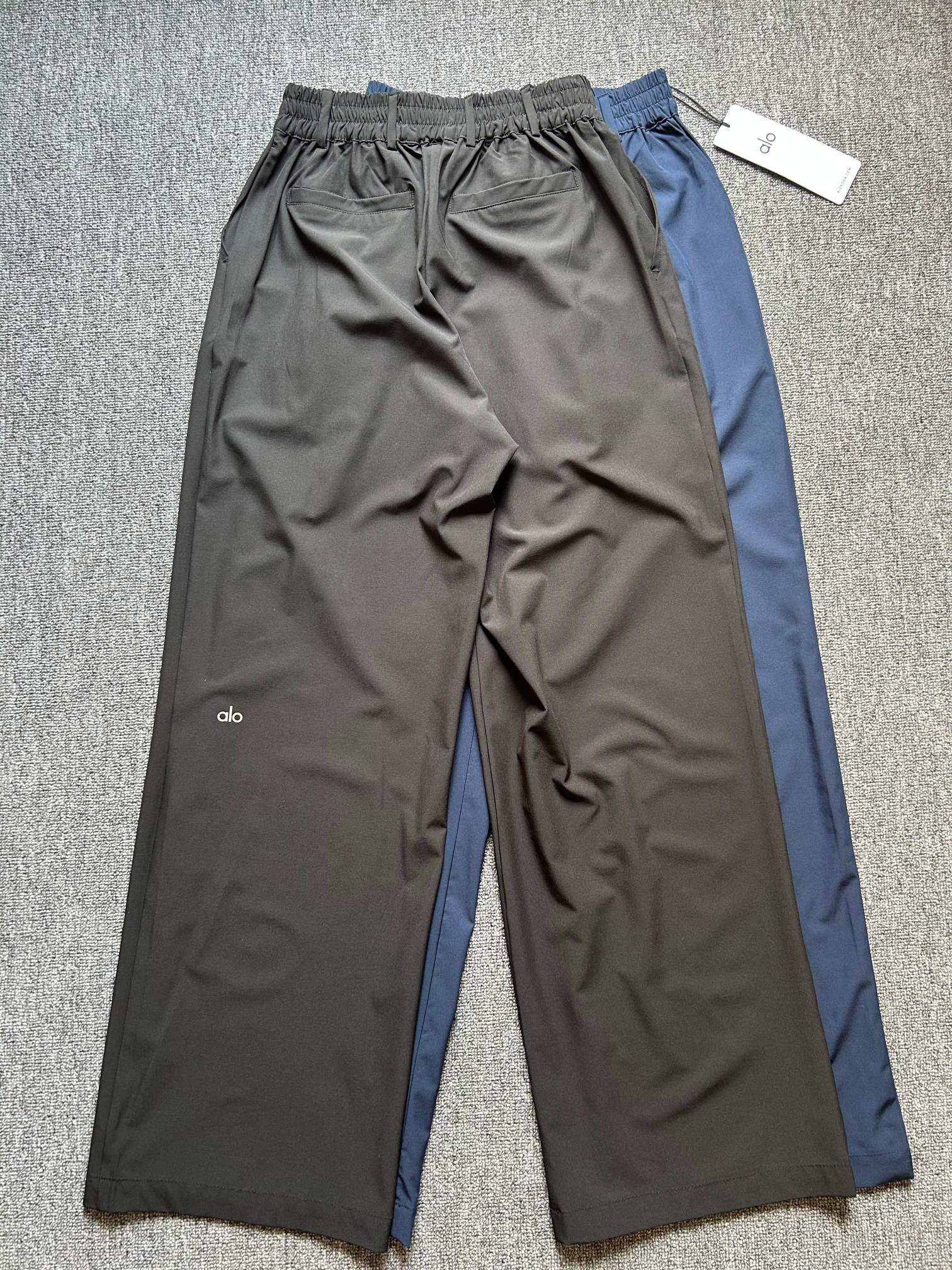 Alo Leggings Detailed real shots yoga