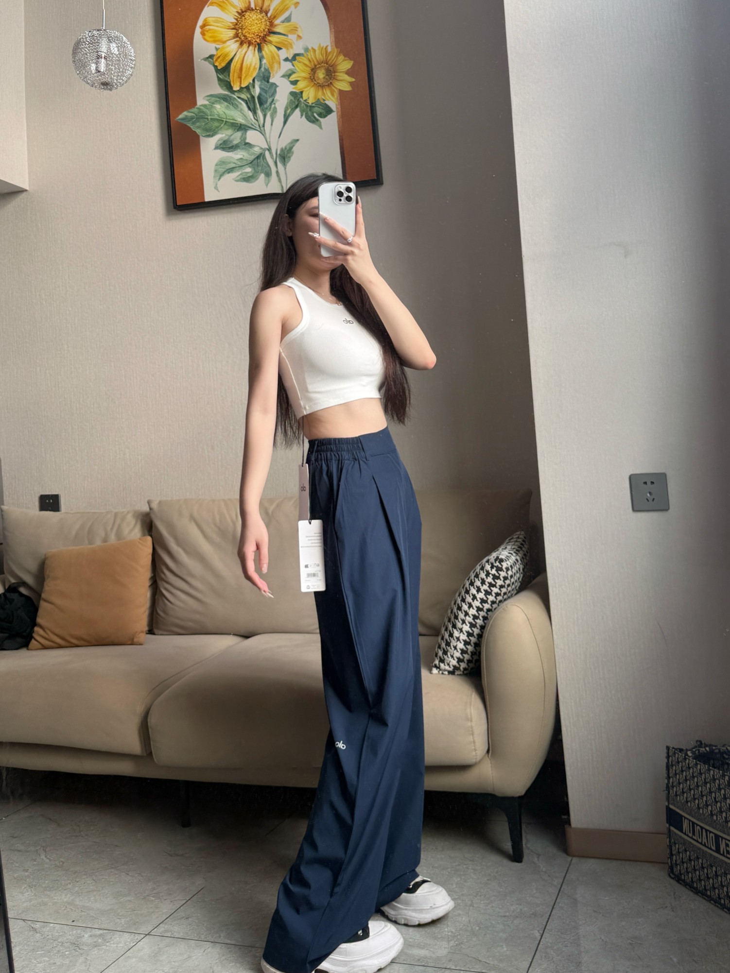 Alo Leggings Upper body renderings yoga