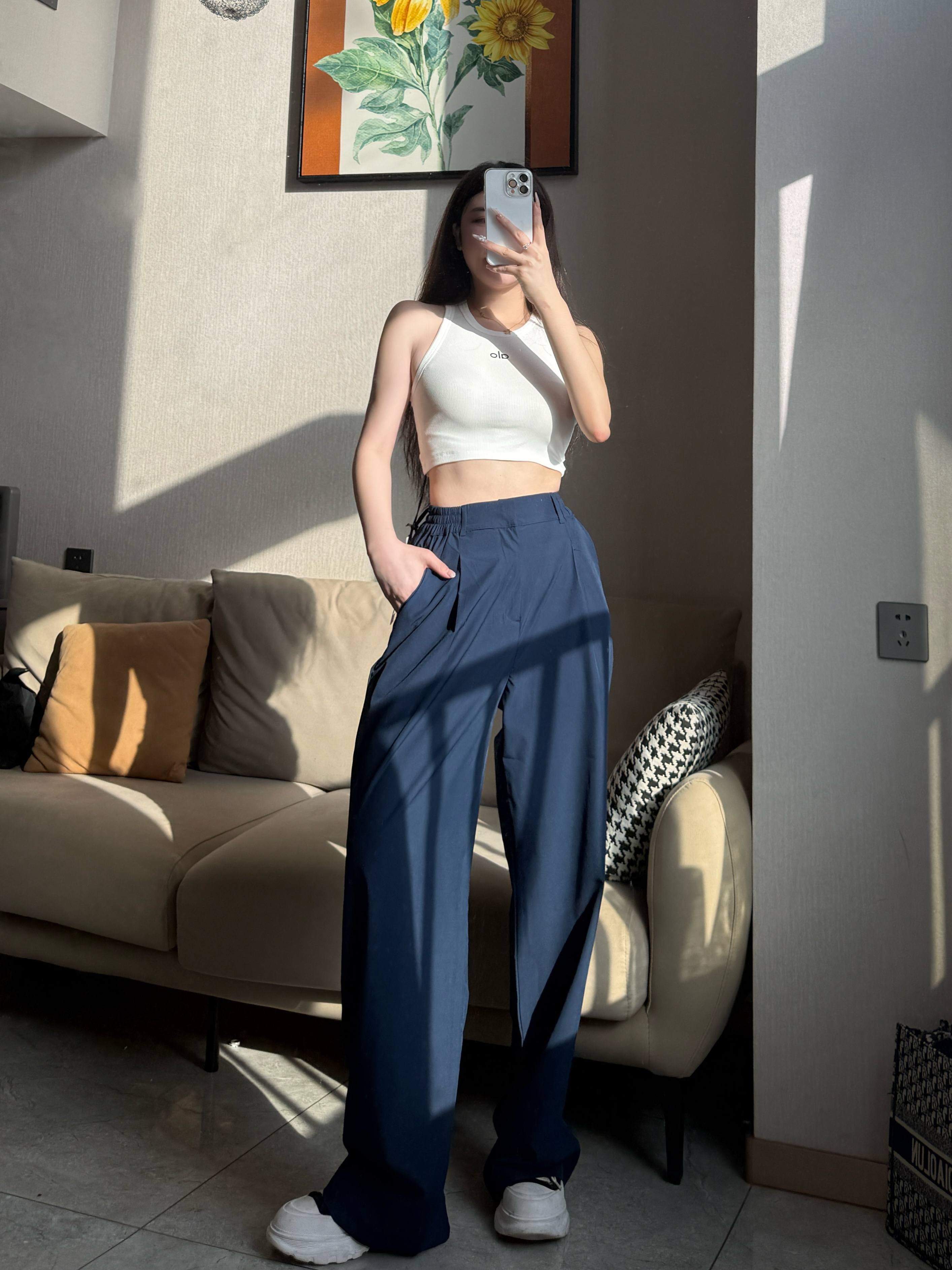 Alo Leggings Upper body renderings yoga