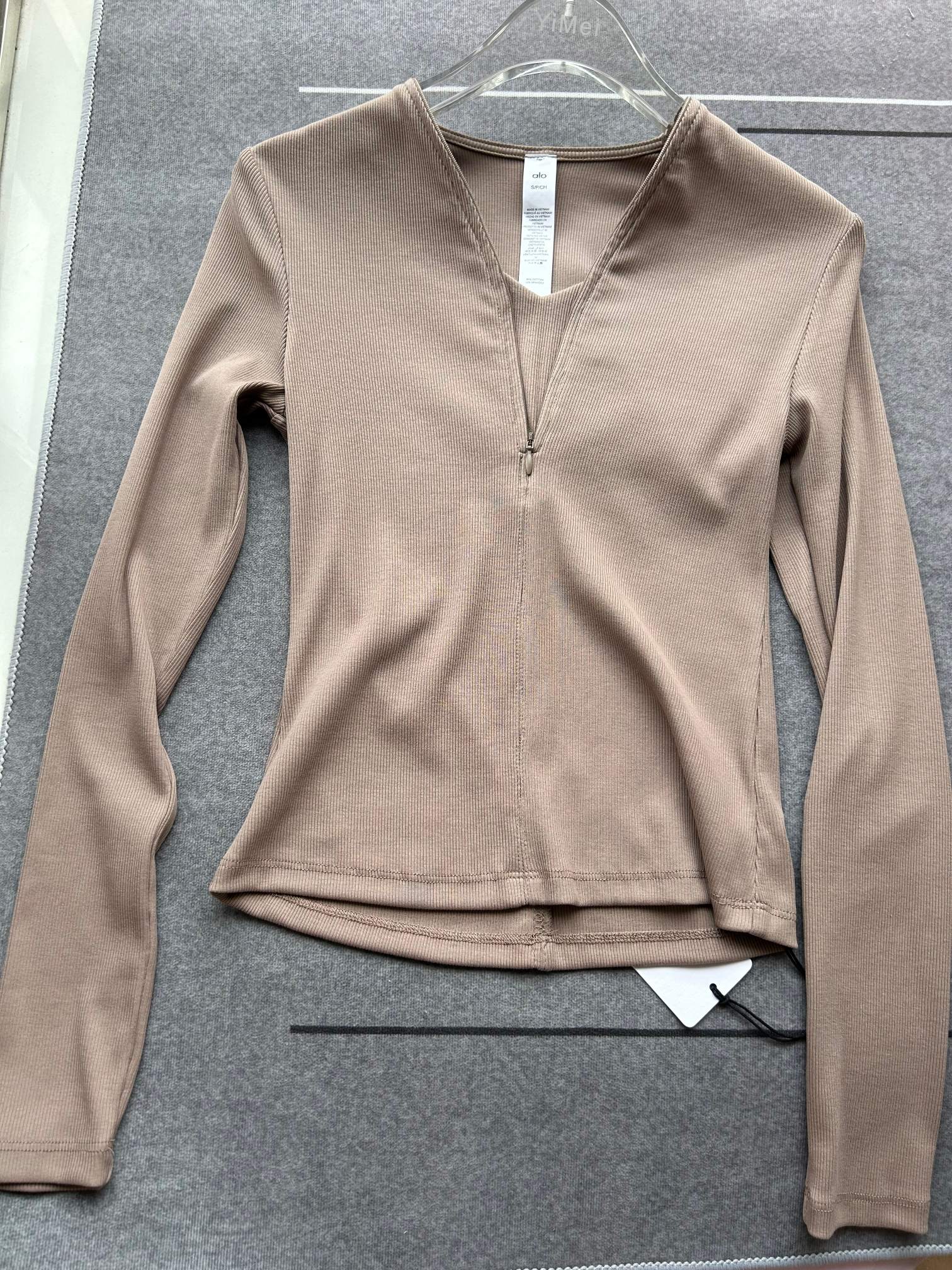 Alo long sleeve yoga taupe