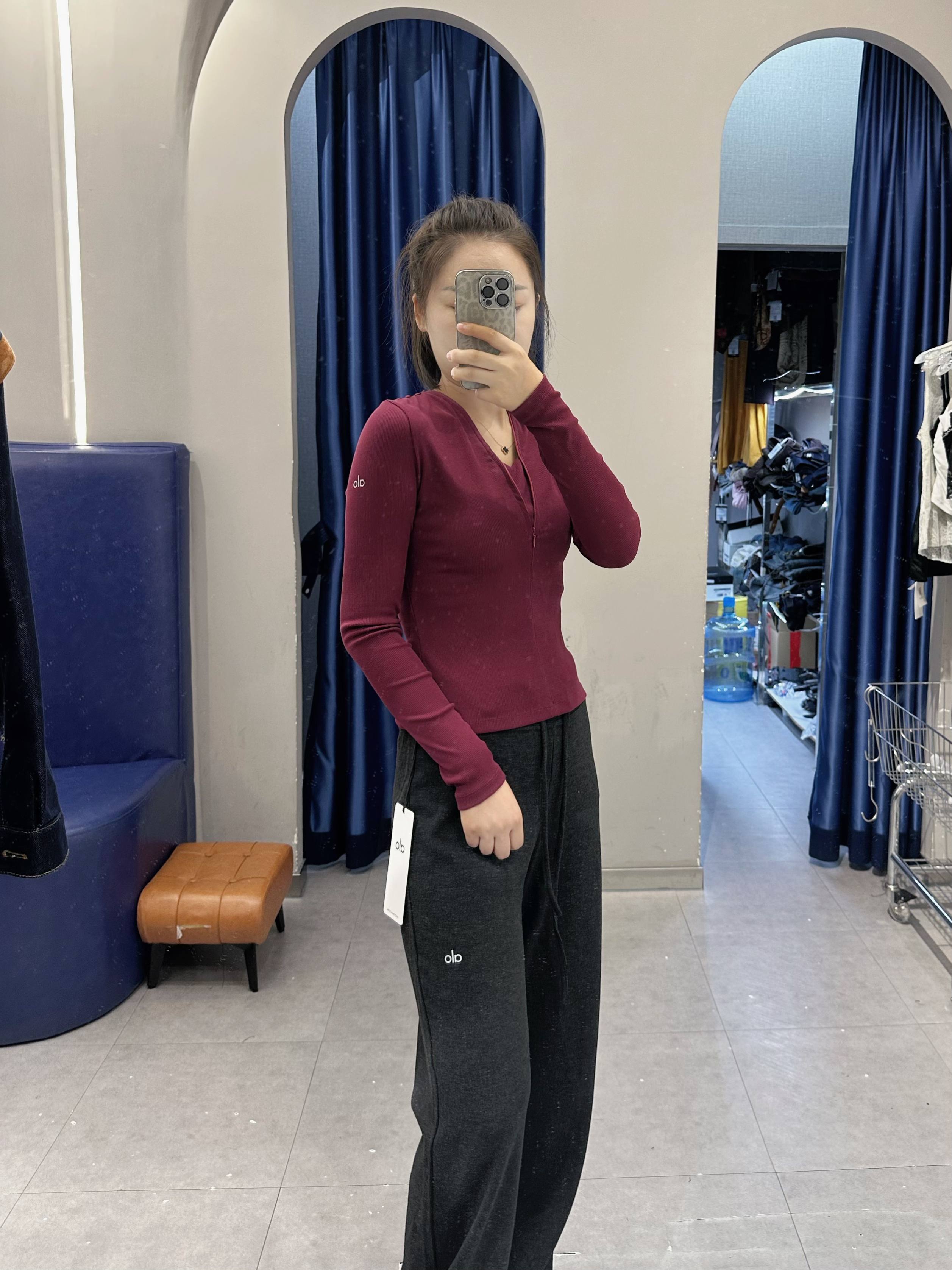 Alo long sleeve everyday burgundy yoga