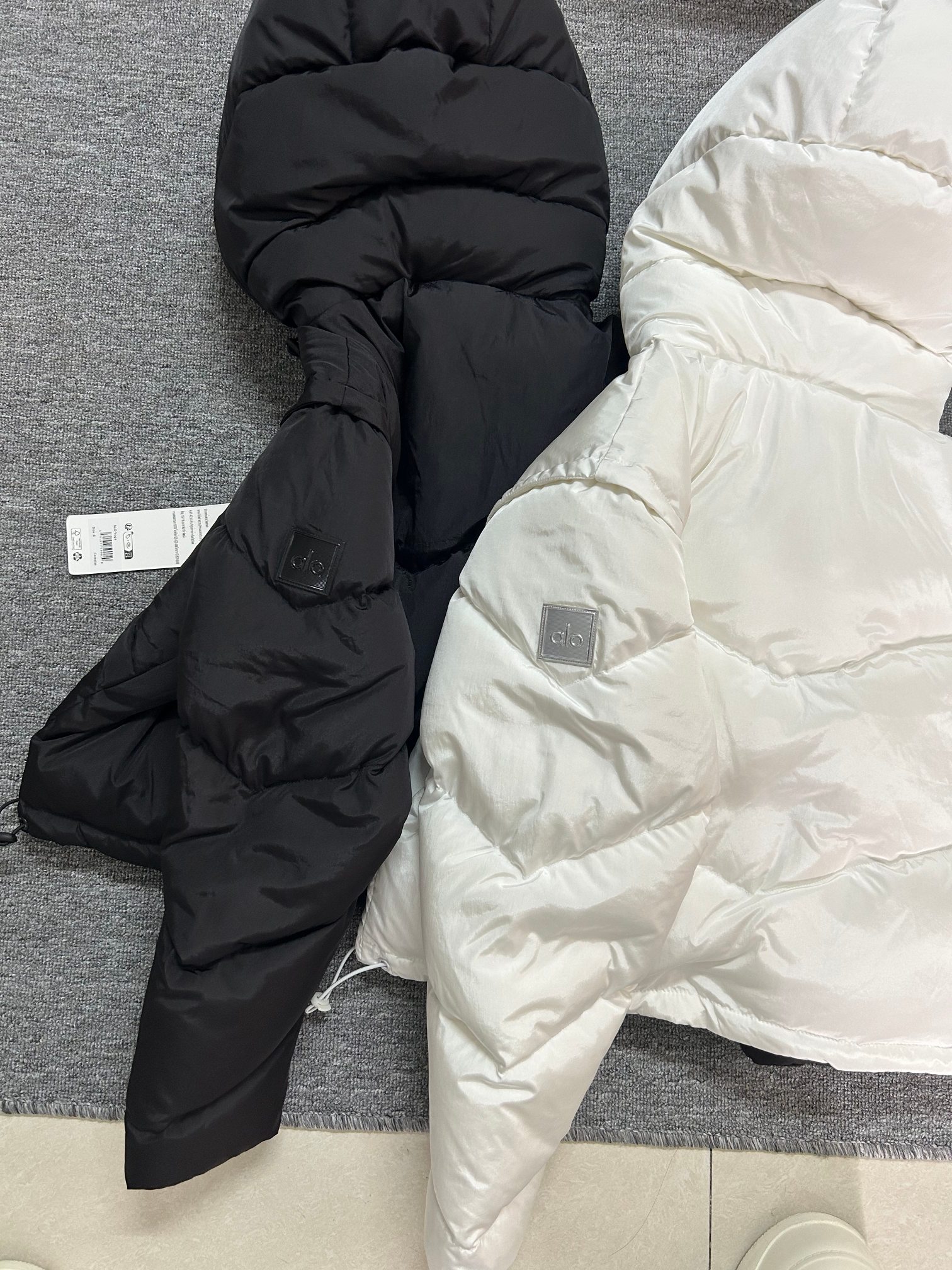Alo Jacket Black and white hanging pictures yoga
