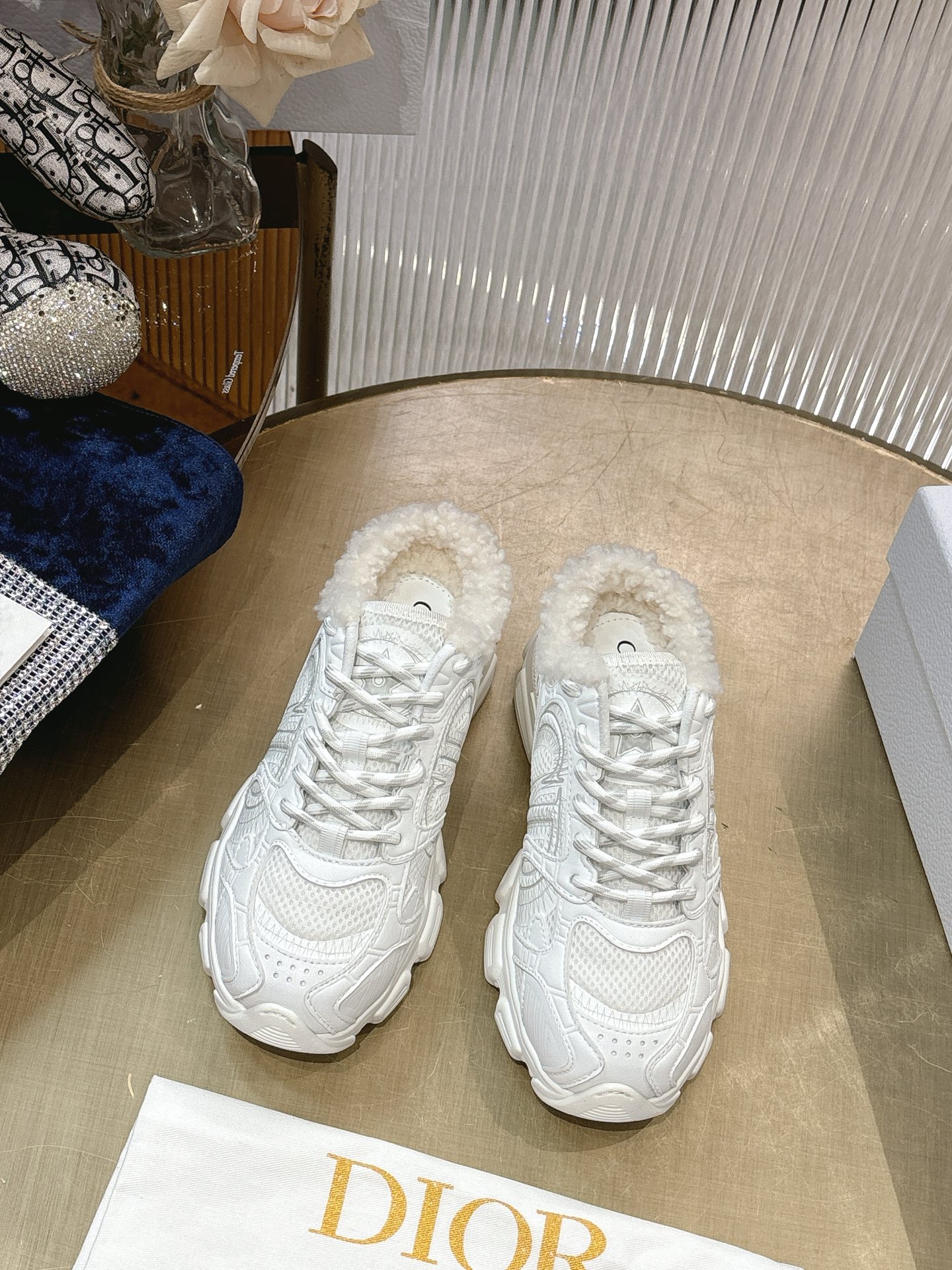 NO:615541,The latest popular model, the star model 2025 is the main popular product. The newly released Dior Dior Chrono new casual sports shoes, running shoes and dad shoes are really cool and full of futuristic feeling! Really cool!  Once again interpreting Dior's concept of cool fashion, the lucky star will bless you with good luck. The new EVA sole is super light and super soft! A perfect replica of the original!  Fully matched material and mold!  !  35-41,dad shoes,dior,dior,sneakers19860909出 最新爆款 明星款2025主推爆品 全新发售的迪奥 Dior Chrono 新款休闲运动鞋跑鞋老爹鞋 真的酷毙了,未来感十足!真的好飒！再次演绎了迪奥酷时尚的理念,幸运星为你加持好运,全新的EVA鞋底超轻超软!原版完美复刻！全对版材质 模具！！35-41,老爹鞋毛毛鞋,dior,dior,sneakers,Women's Shoes