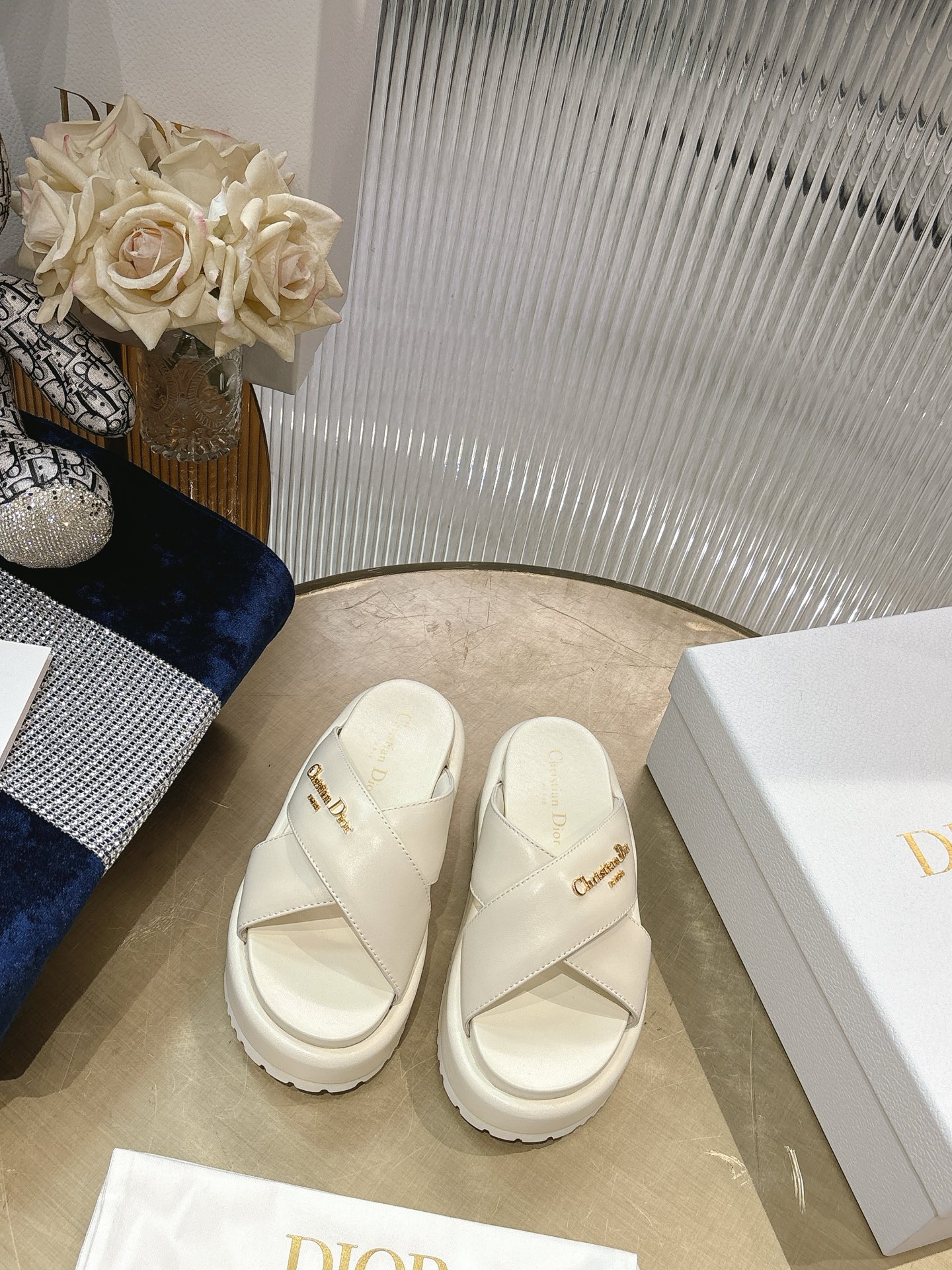 Dior 迪奥2026春夏新款 一字带拖鞋凉鞋 简单大方‘低调奢华