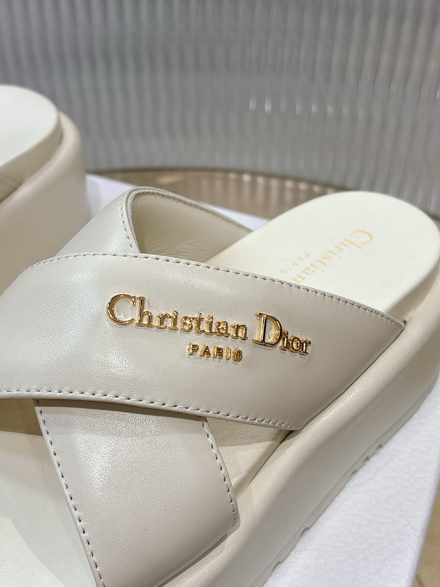 Dior 迪奥2026春夏新款 一字带拖鞋凉鞋 简单大方‘低调奢华