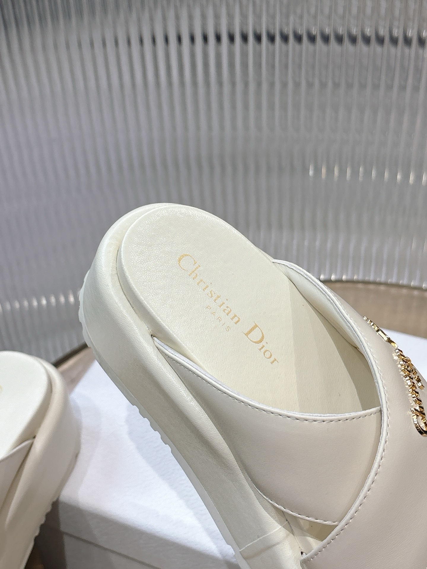 Dior 迪奥2026春夏新款 一字带拖鞋凉鞋 简单大方‘低调奢华
