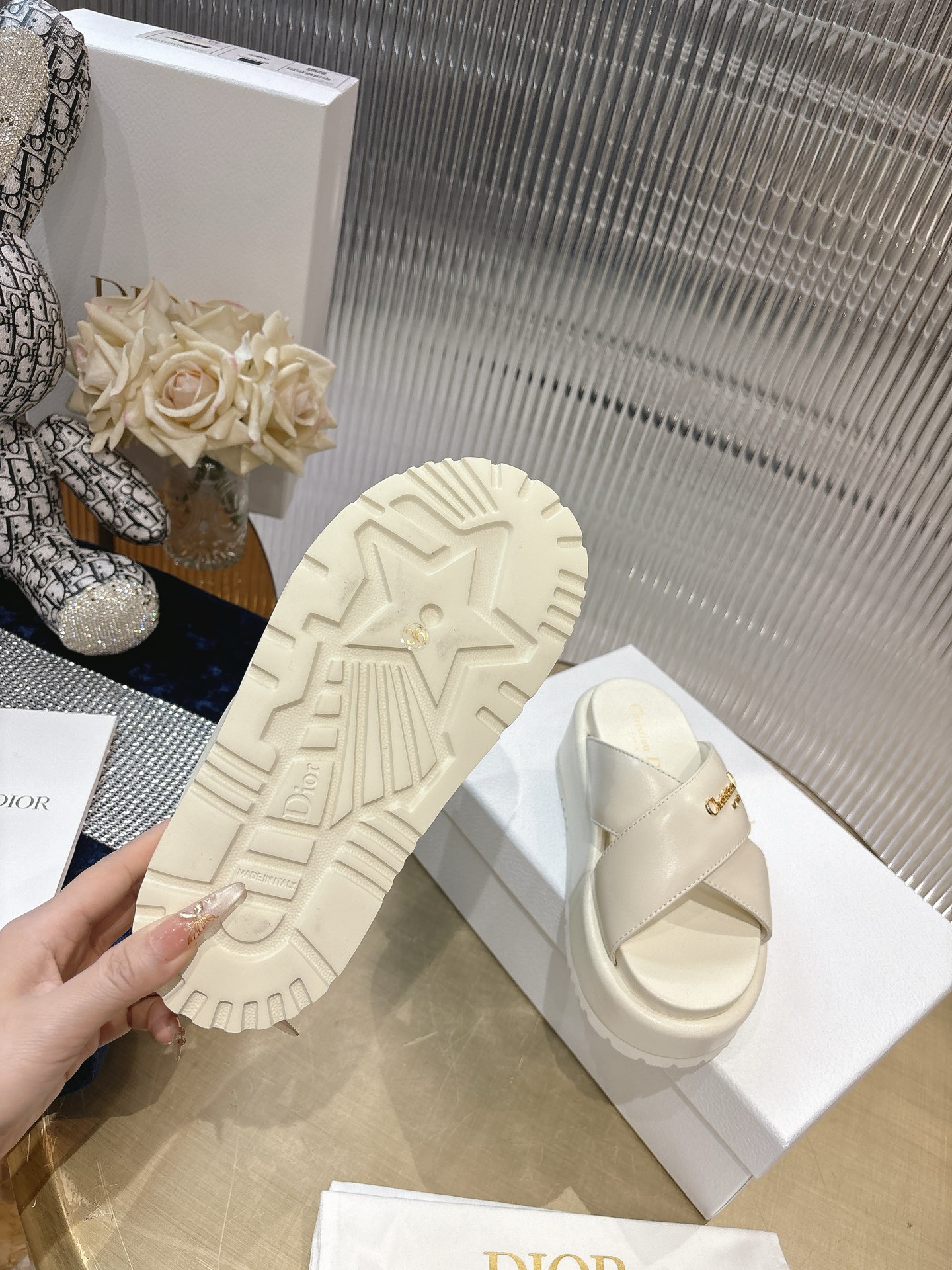 Dior 迪奥2026春夏新款 一字带拖鞋凉鞋 简单大方‘低调奢华