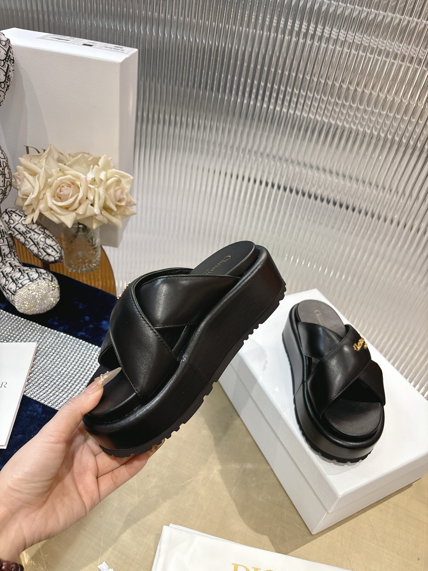 Dior 迪奥2026春夏新款 一字带拖鞋凉鞋 简单大方‘低调奢华