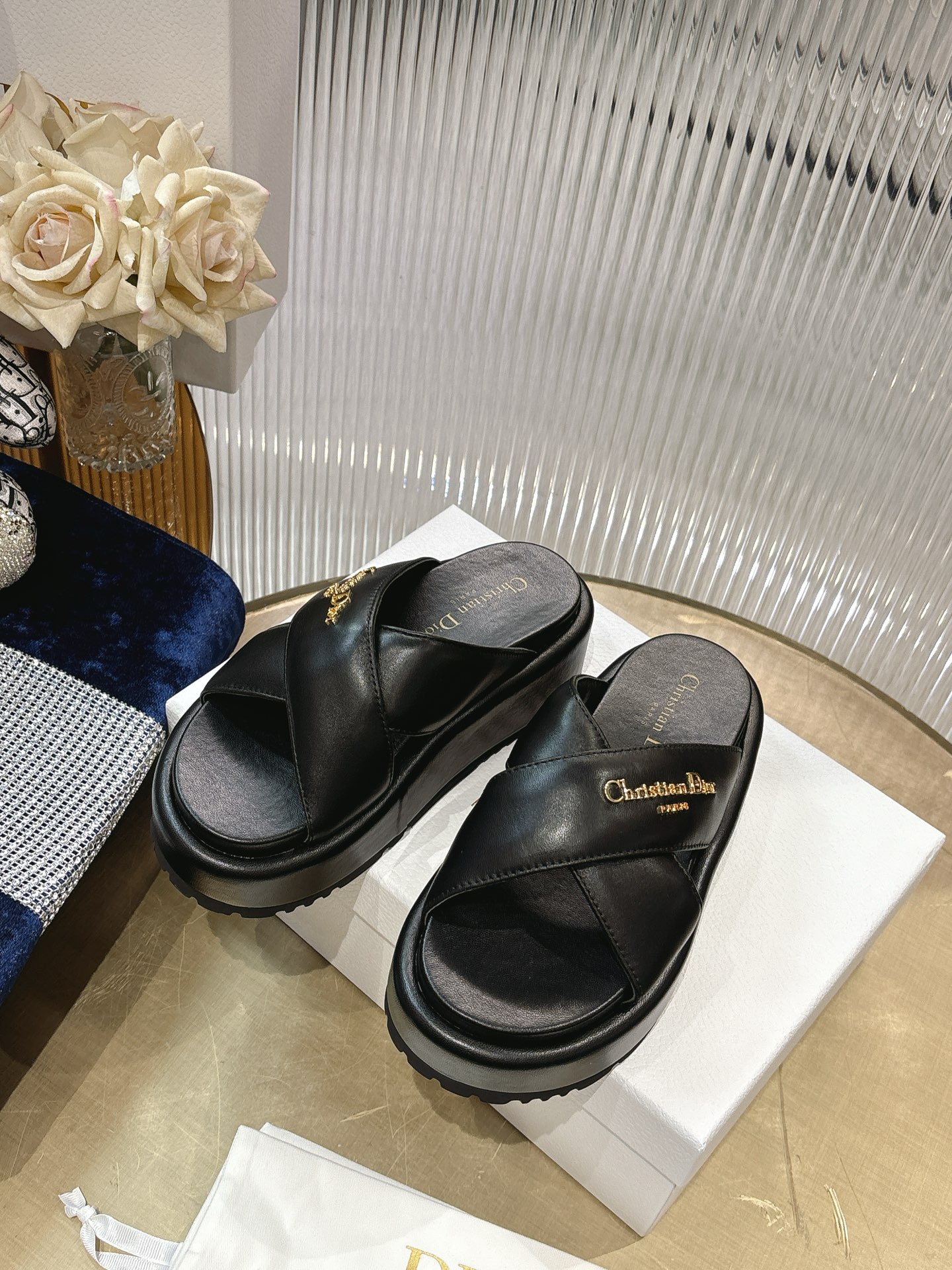 Dior 迪奥2026春夏新款 一字带拖鞋凉鞋 简单大方‘低调奢华