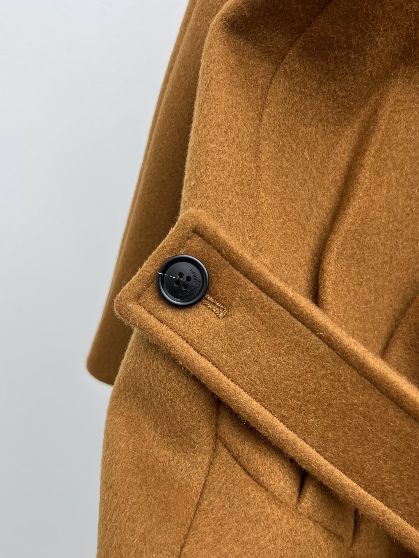 Versatile Women’s Clothing: One-Size-Fits-All Coats and Skirts in Various Styles - 图片 8