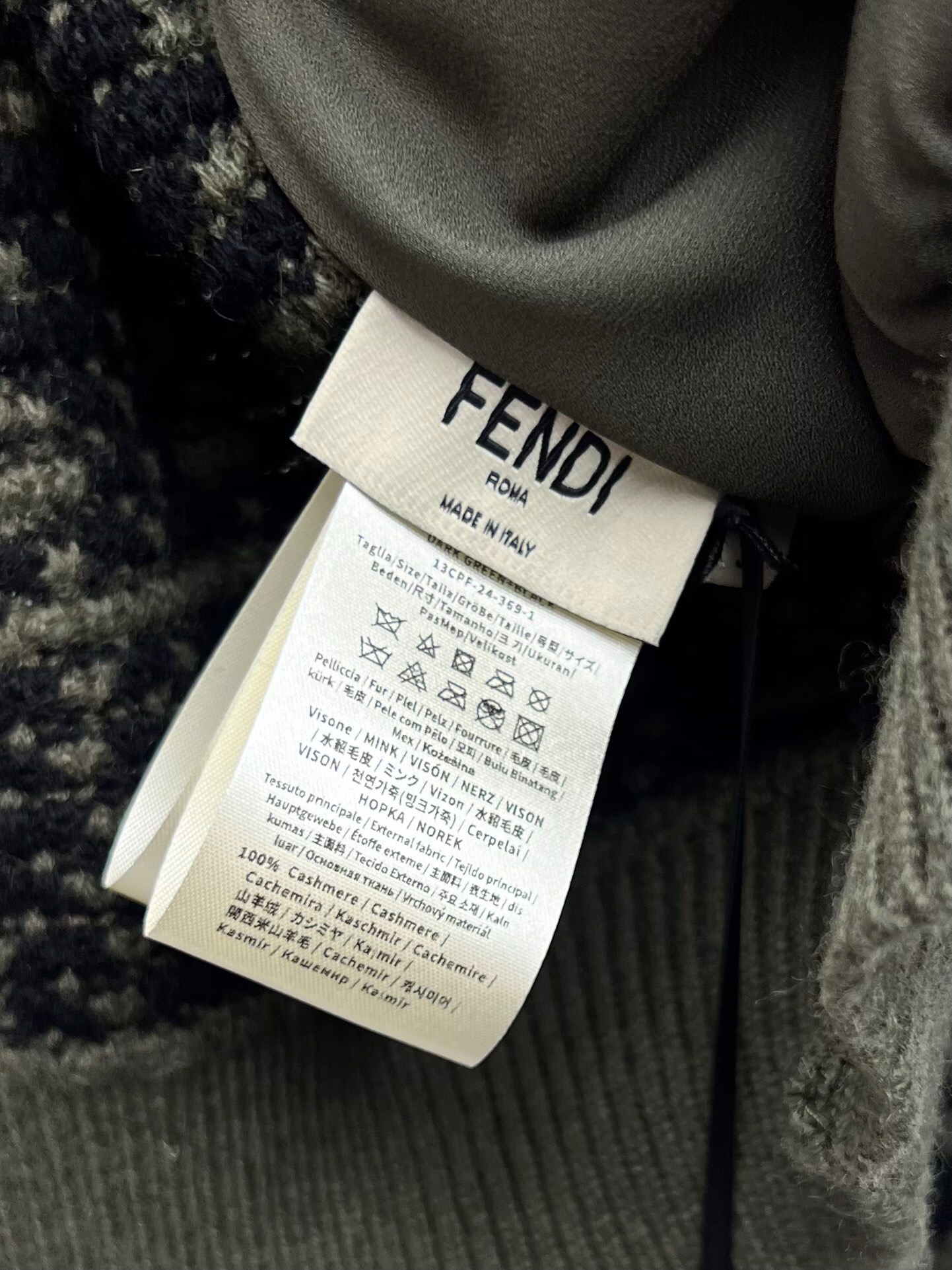 Stylish Single-Rate Female Suit with Dustproof Bags – Fashionable Zipper Jacket for Warmth and Style - 图片 9
