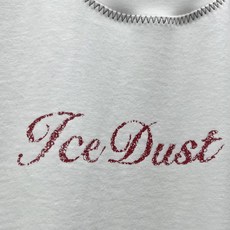 ice*线圈logo印花T恤甄选亲肤透棉质面料,垂坠柔软,自带随性慵懒的日常氛围。衣身点缀线圈手写字体印 ice*线圈logo印花T恤甄选亲肤透棉质面料,垂坠柔软,自带随性慵懒的日常氛围。衣身点缀线圈手写字体印