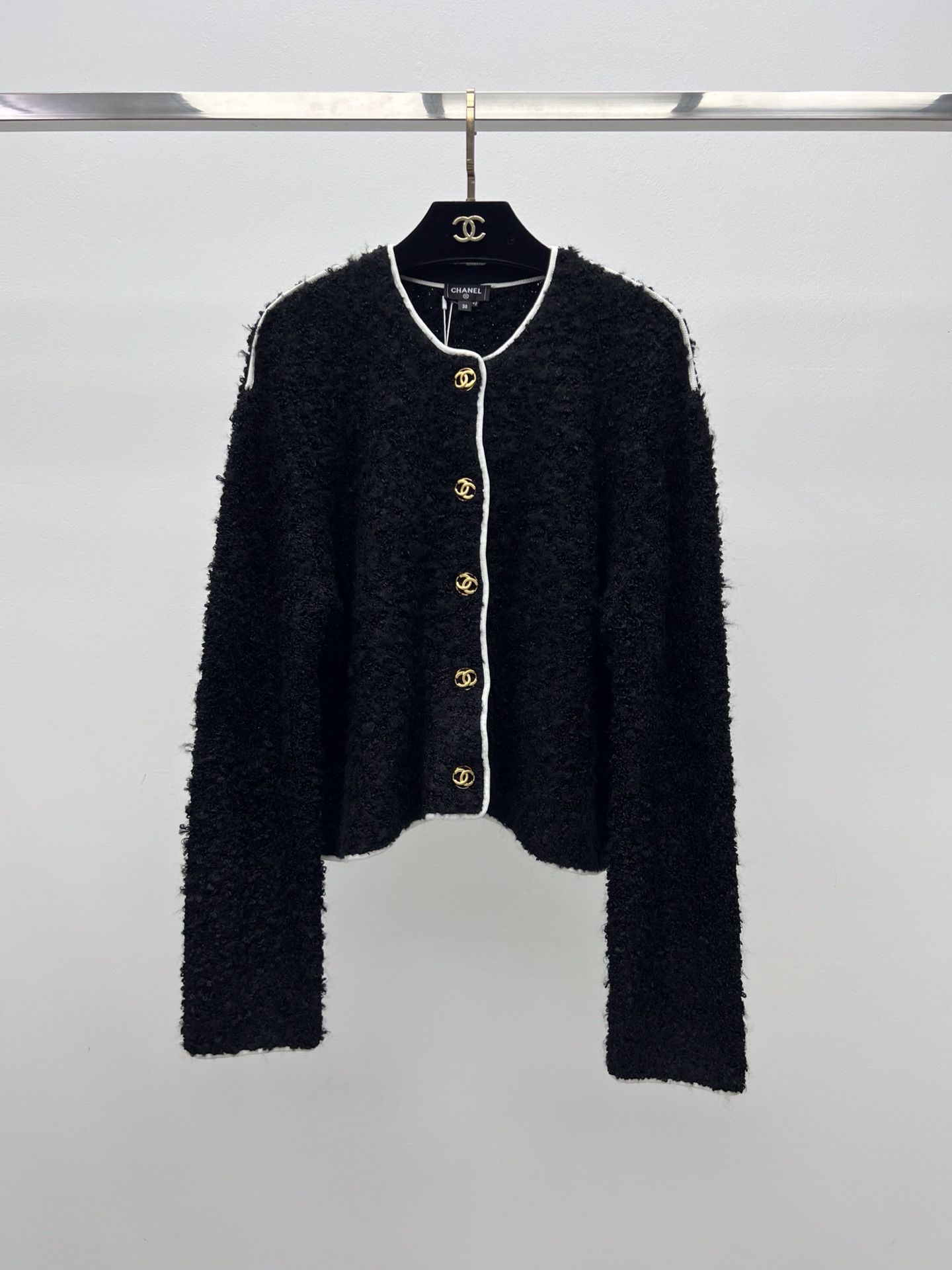 Короткий женский кардиган из мохера с контрастной отделкой Chanel