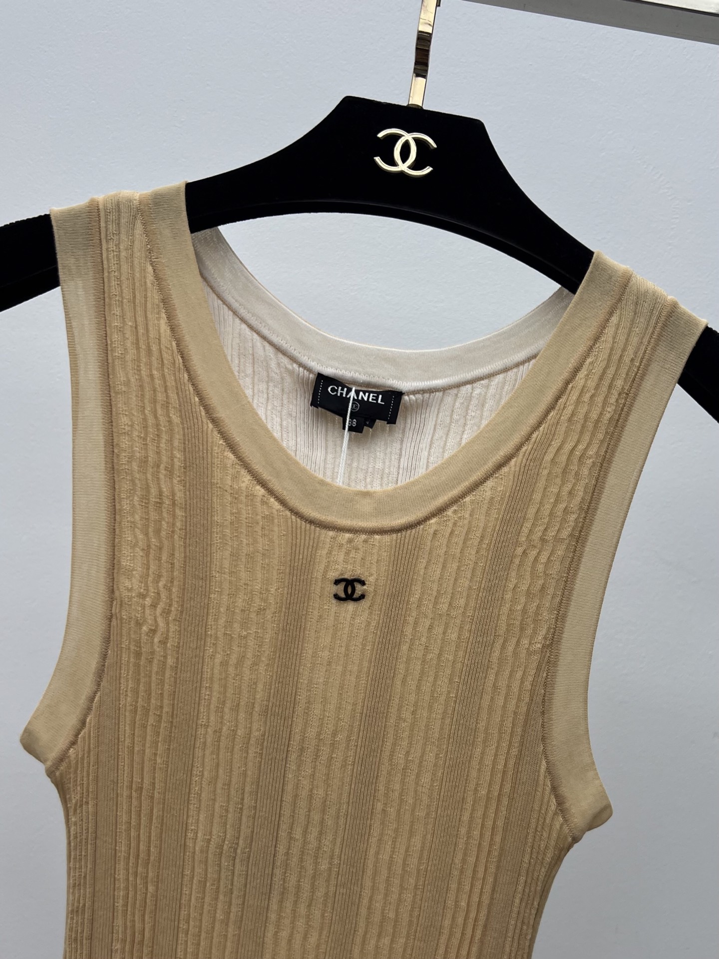 Безрукавка трикотажная бежевая Chanel