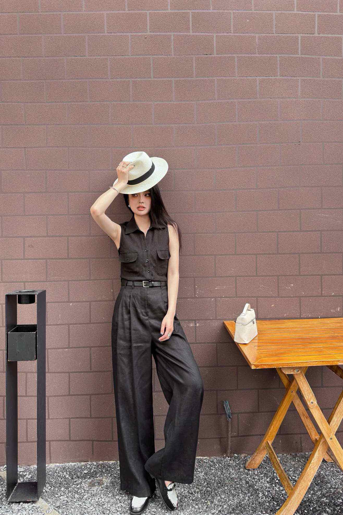 NO:430975,Model number D25061816 Fend* new style, casual and lazy style, loose and stylish wide-leg pants, cotton linen trousers, free belt!  Navy blue, black, (M size waist 70, hip 98, pants length 108) pants, fendi, alexander wang19860909款号D25061816 Fend*新款 休闲慵懒风腰间压褶宽松时尚阔腿裤棉麻长裤赠送皮带！藏青色、黑色、（M码腰围70,臀围98,裤长108）裤子,,fendi,alexander wang,Women's clothing