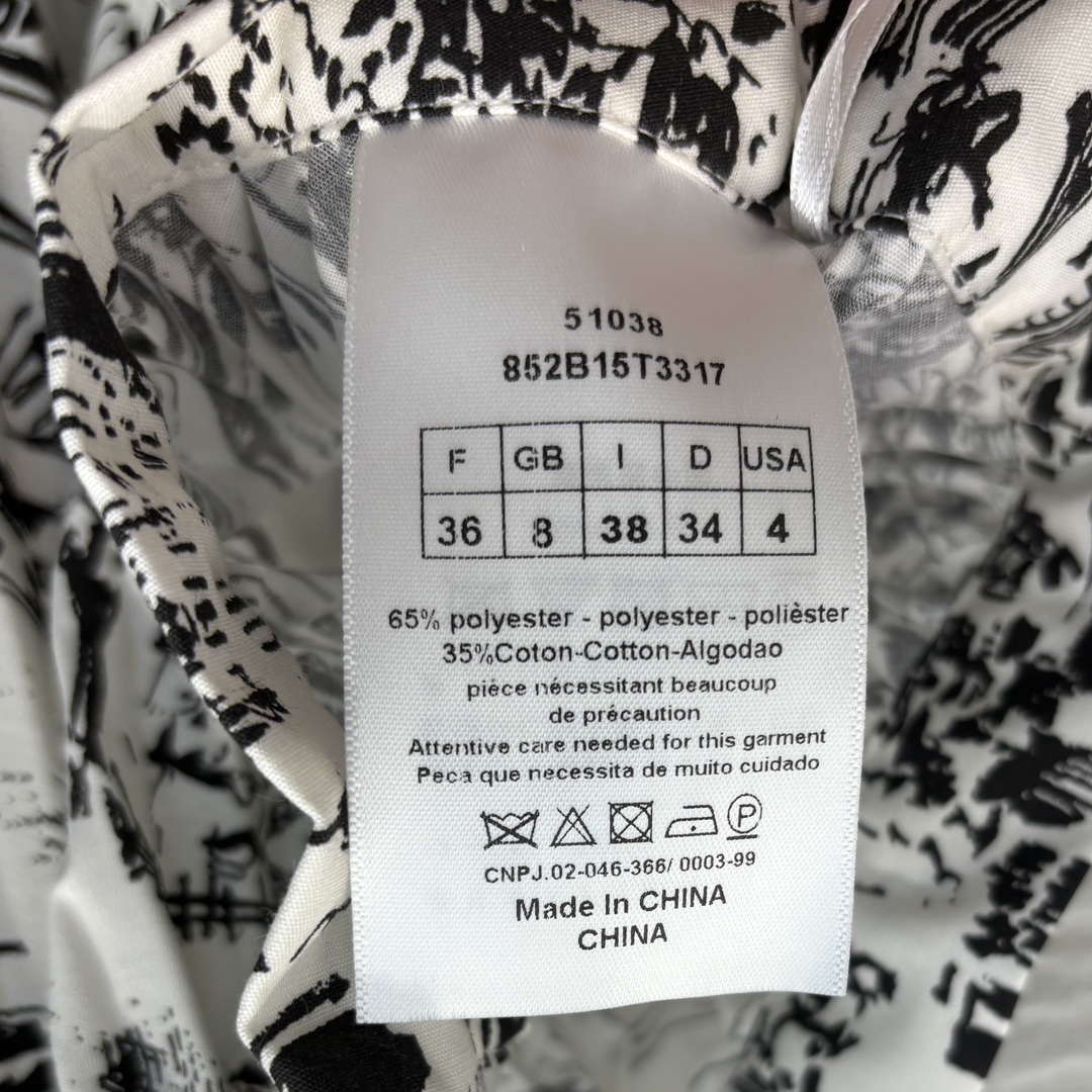 “Paris Retro Female Suit: Autumn Collection with Unique Design and Vibrant Colors” - 图片 9