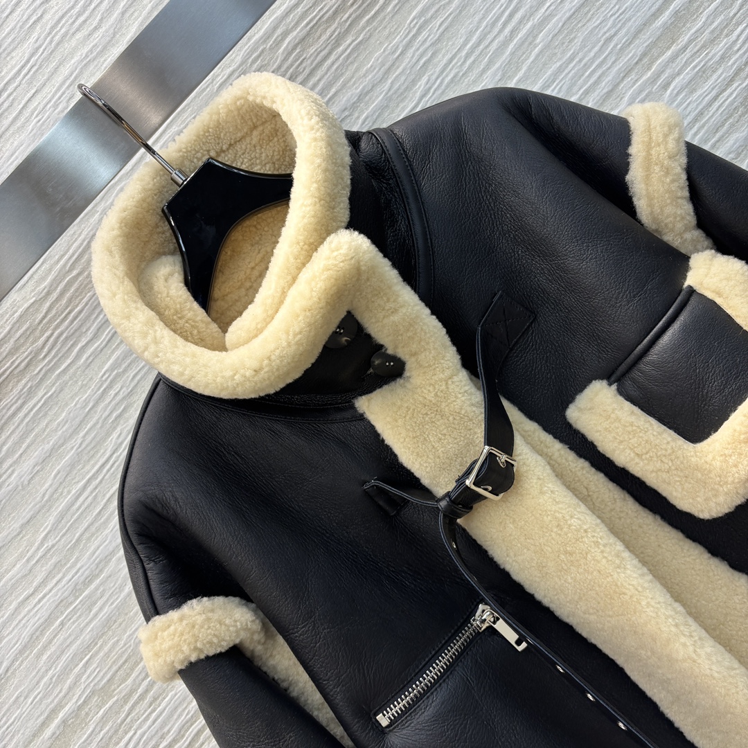 Stylish Winter Outfit Essentials: Wool Jacket, Lamb Cake, Merinau Fur, and More - 图片 4