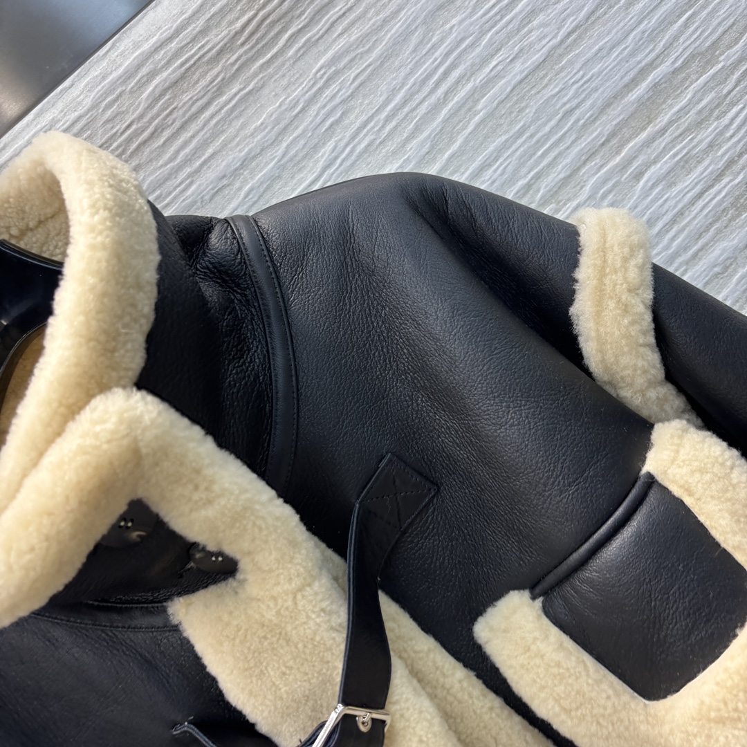 Stylish Winter Outfit Essentials: Wool Jacket, Lamb Cake, Merinau Fur, and More - 图片 5