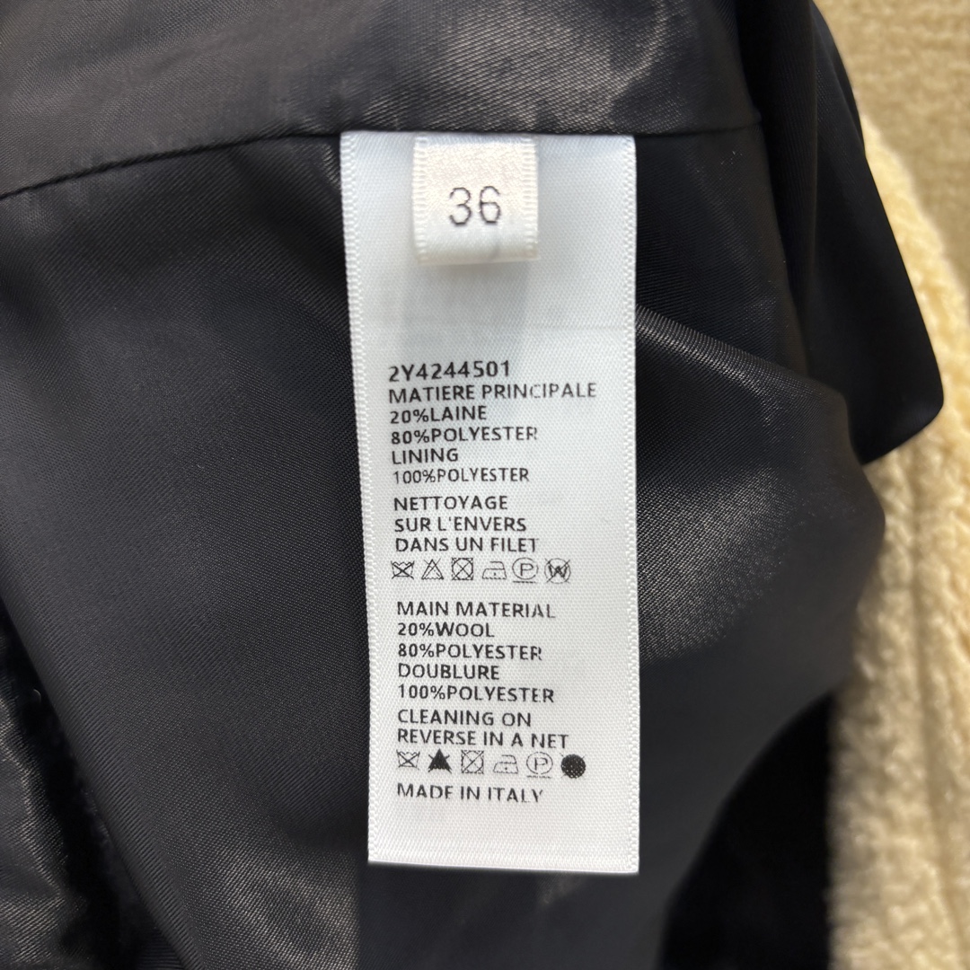 Ce24秋冬新款立领颗粒绒外套降温首选超级火爆的毛毛外套吸睛感超赞胸前定制的logo皮牌装饰版型宽松显瘦