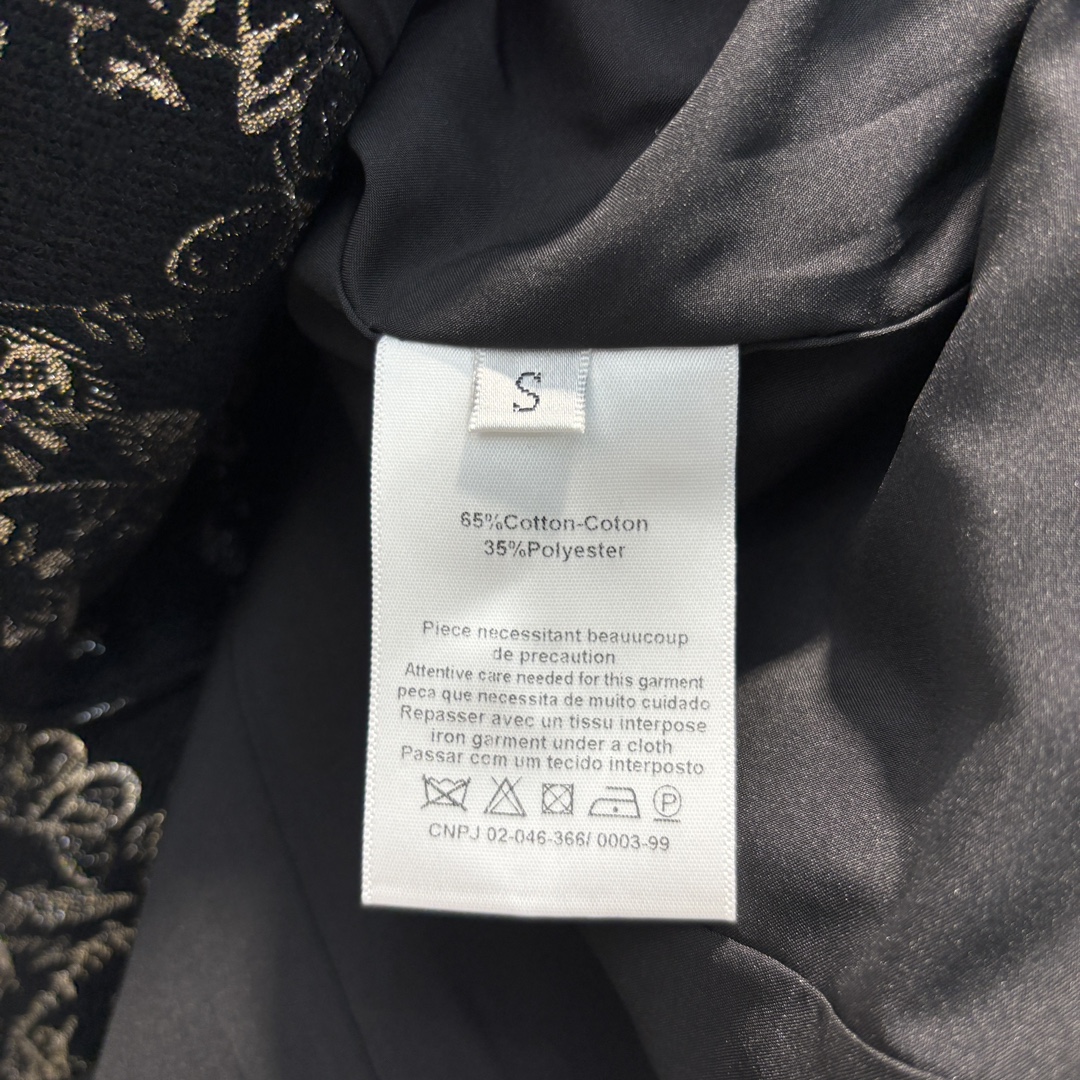 D家 25新品 高定系列重工提花面料系列 收腰西装外套 超级贵气优雅 各种聚会穿它就是焦点 妥妥的高级感
