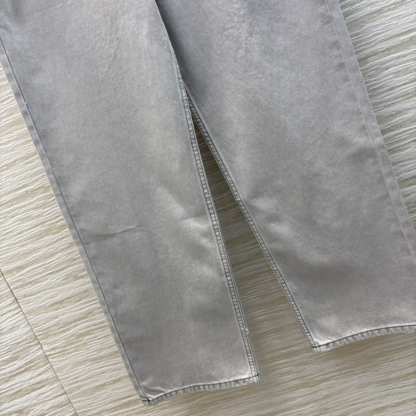 Trendy Single-Size Women’s Suit: BV Leather, White-Water Jeans, Perfect for Spring/Summer - 图片 7