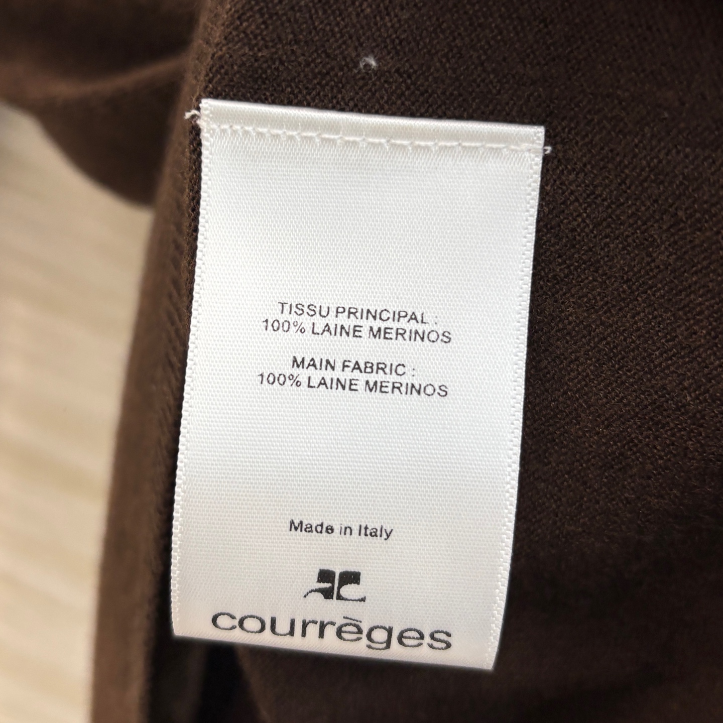Versatile Female Suit with Hood Knitting: Courreges Spring Collection Highlights Simplistic Style - 图片 9