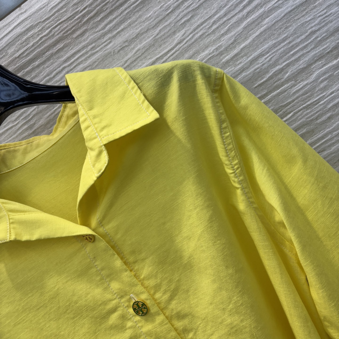 Stylish Spring-Summer Dress Set by Tory Bur*h: Linen Shirt with Belt - 图片 4