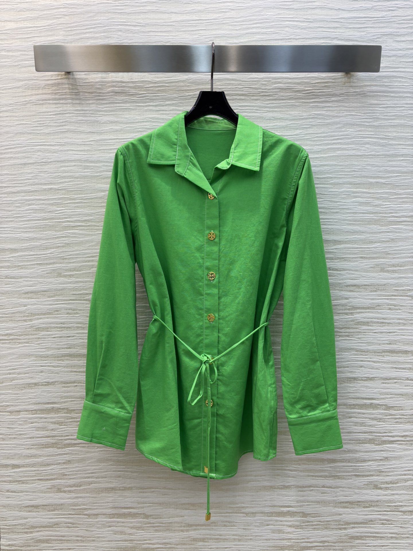 Stylish One-Size-Fits-All Dress with Belt and Buttons by Tory Bur*h - 图片 1