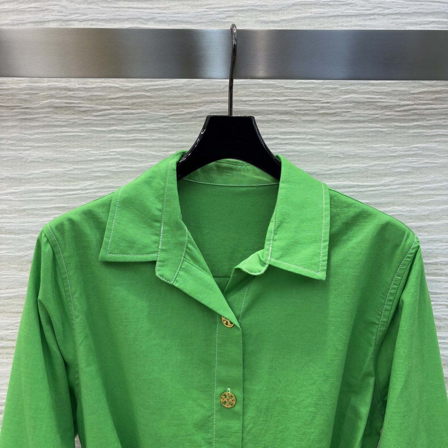 Stylish One-Size-Fits-All Dress with Belt and Buttons by Tory Bur*h - 图片 2