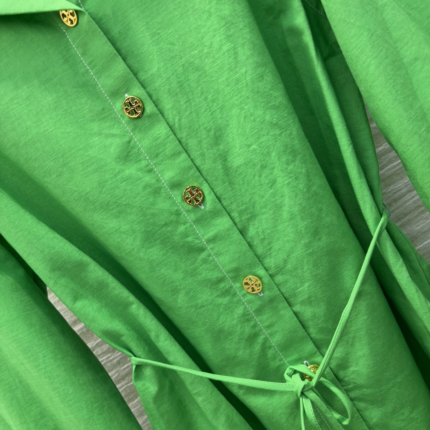 Stylish One-Size-Fits-All Dress with Belt and Buttons by Tory Bur*h - 图片 6
