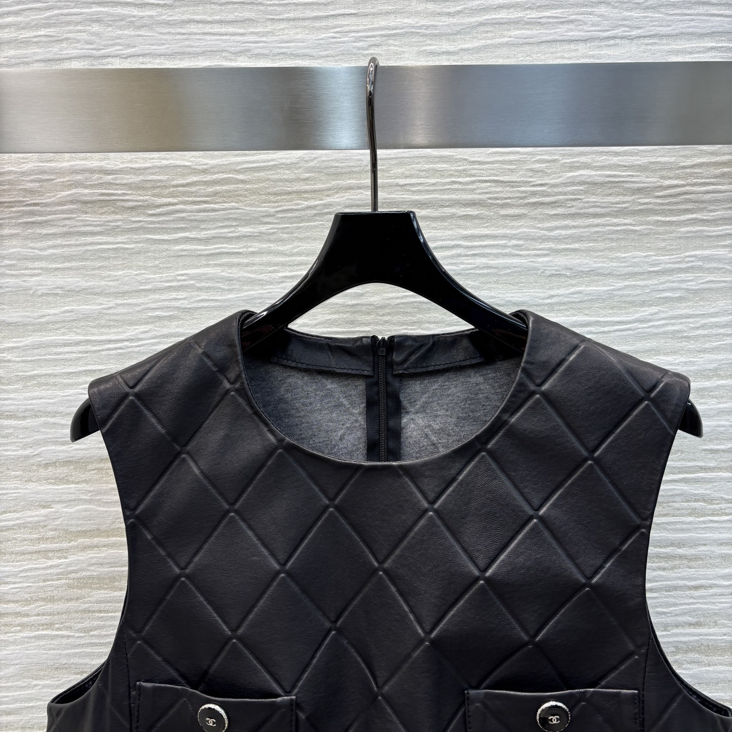 “P2090: Fragrant T-Shirt with 25 Springs and Summers, Sweater Combo” - 图片 2