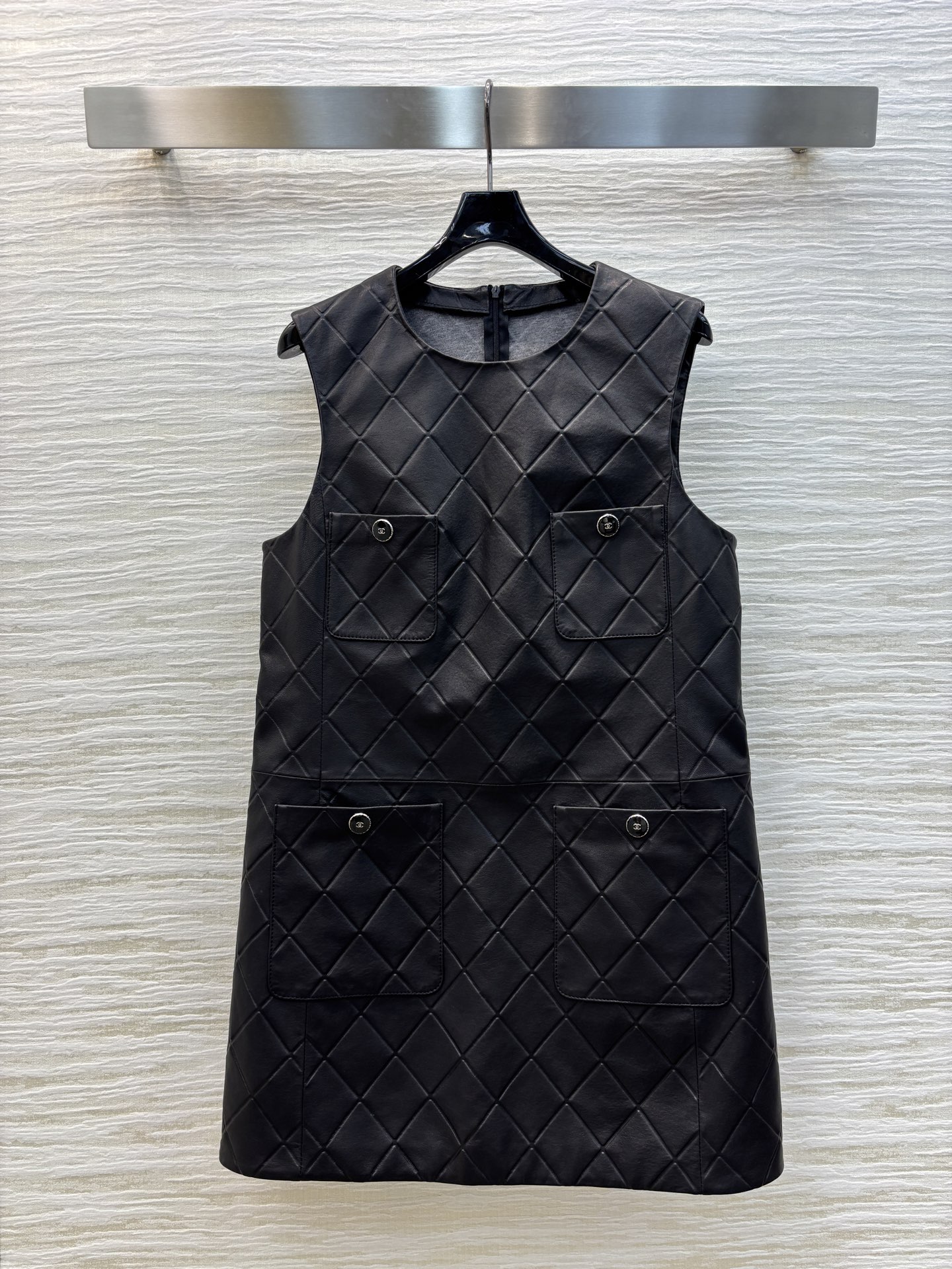 “P2090: Fragrant T-Shirt with 25 Springs and Summers, Sweater Combo”