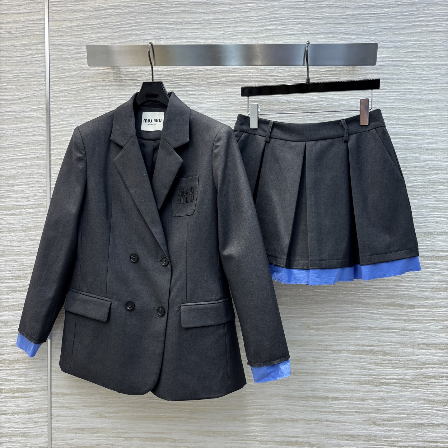 Miu Miu Women's Blazer and Pleated Skirt Set - Fashionable & Chic 2 i1740924837358 1438 0 0