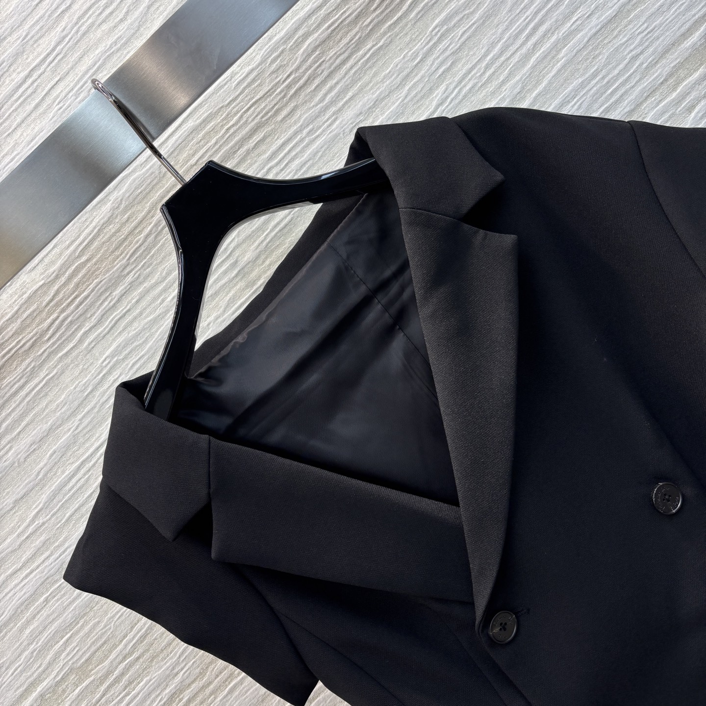 Dior Spring 2025 Off-Shoulder Blazer Midi Dress with Belt - Elegant & Chic 5 i1741095698337 1273 0 7