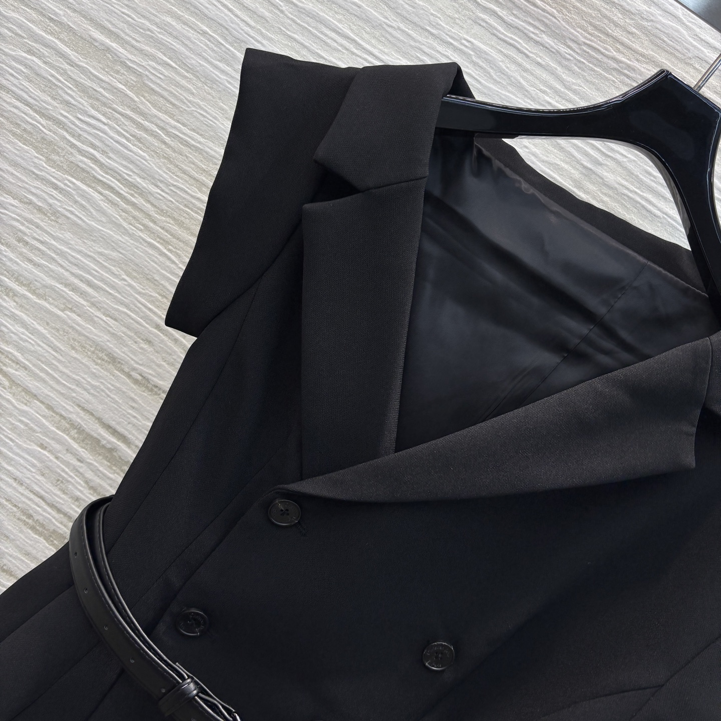 Dior Spring 2025 Off-Shoulder Blazer Midi Dress with Belt - Elegant & Chic 4 i1741095698541 3534 0 2