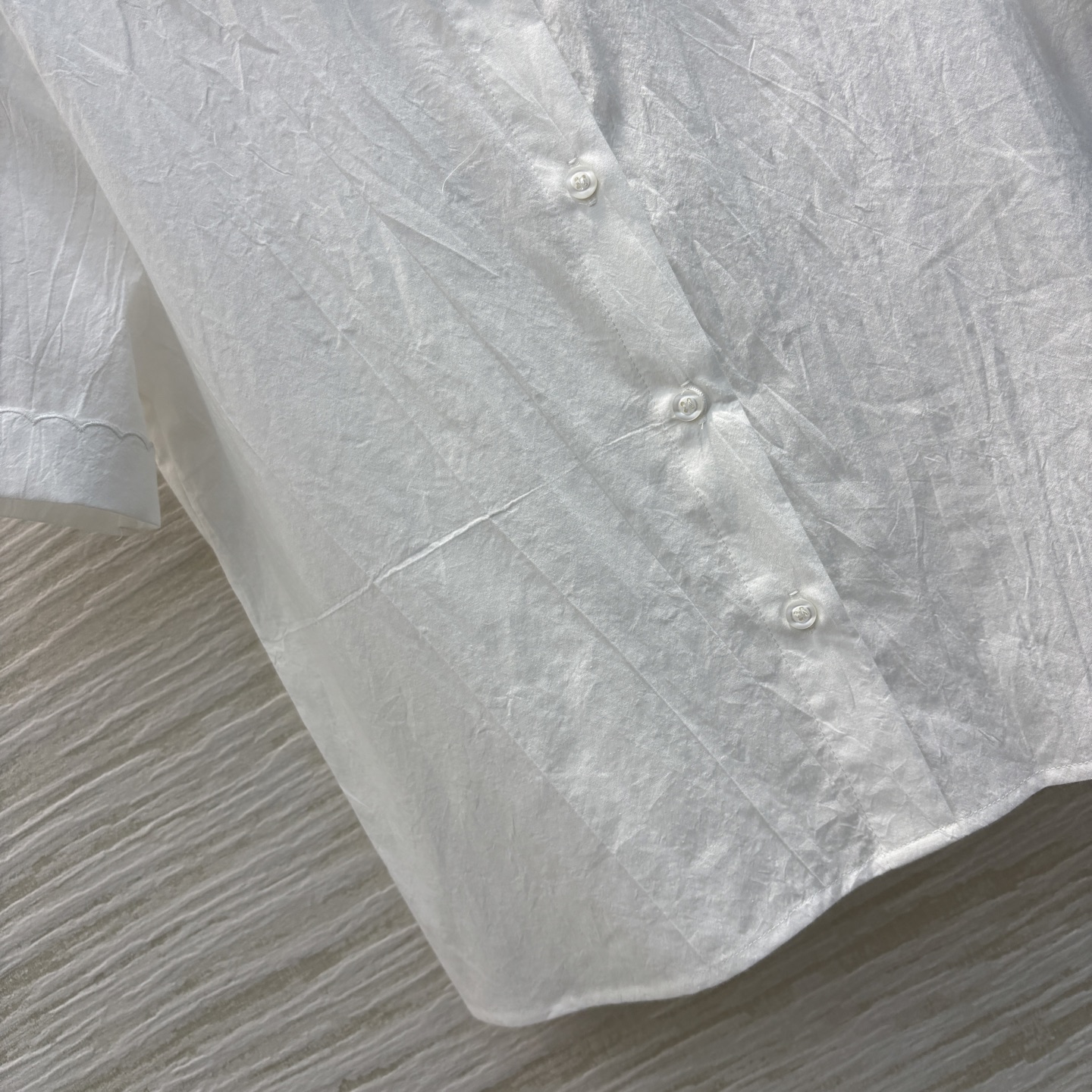 Miu Miu Double Layer Lace Trim Short Sleeve Shirt - Elegant and Comfortable 7 i1741436896713 1484 0 4